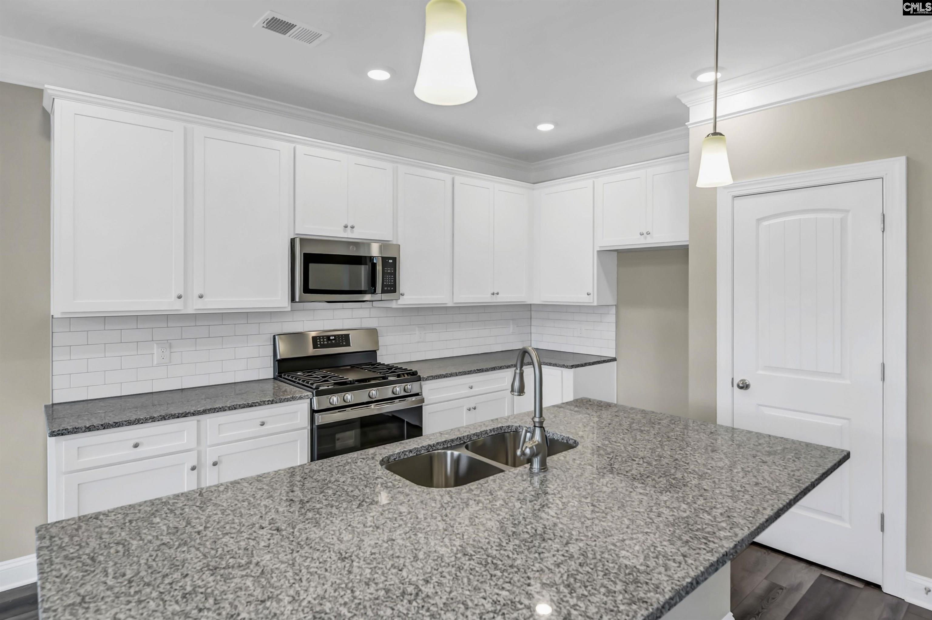 636 Thunder Gulch Avenue Lexington, SC 29073