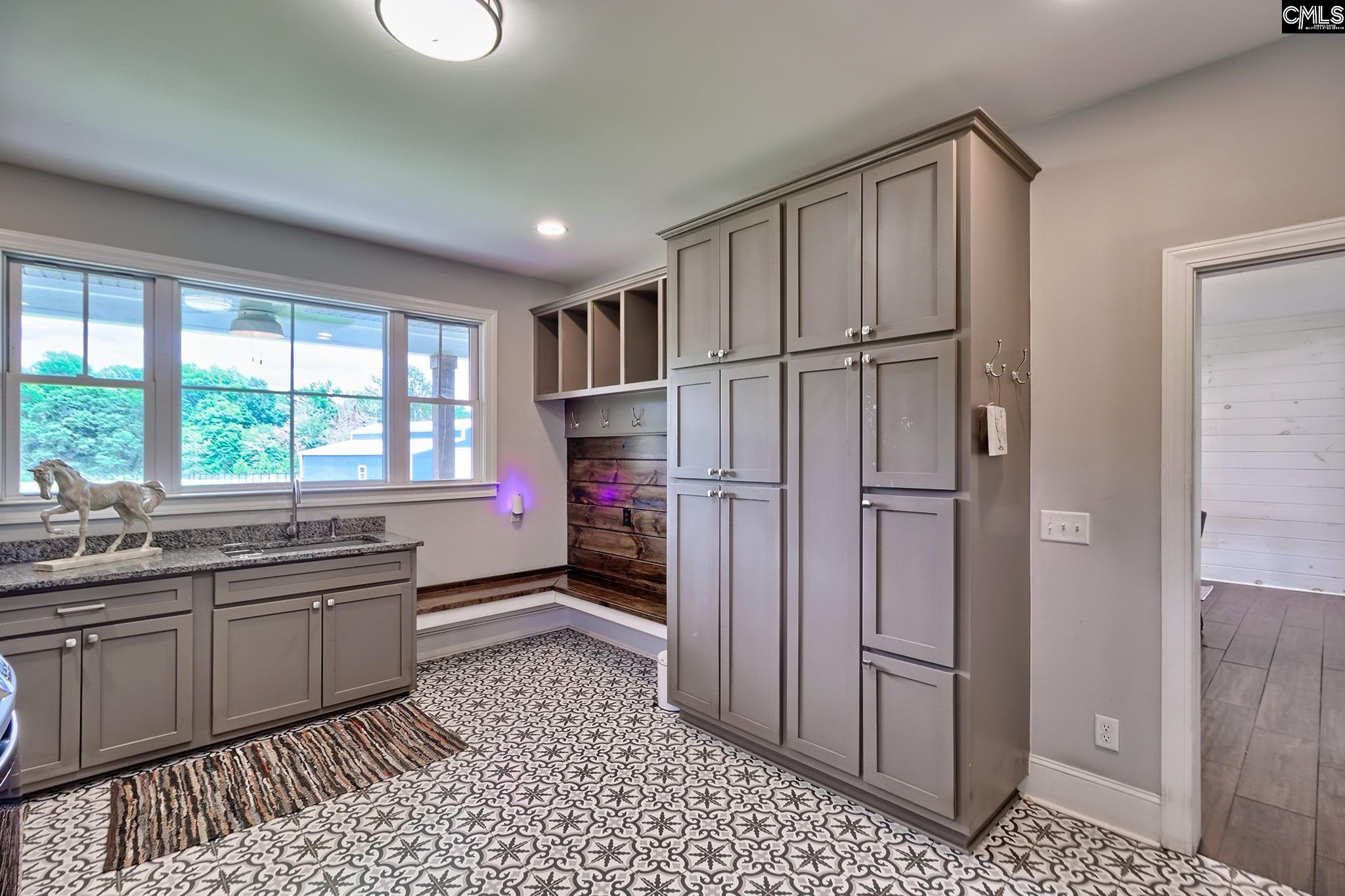 172 Eugene Neese Lane Swansea, SC 29160-9152