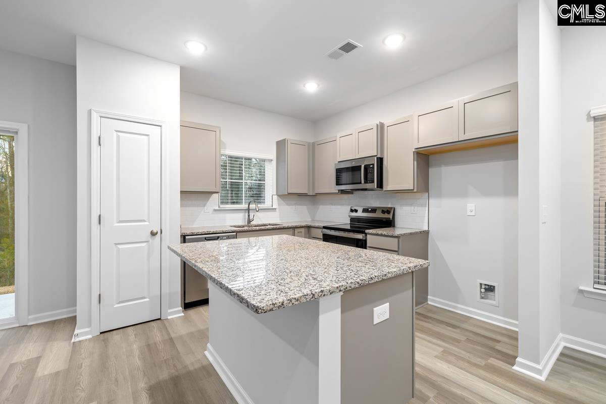 515 Thistle Hill Lane Hopkins, SC 29061