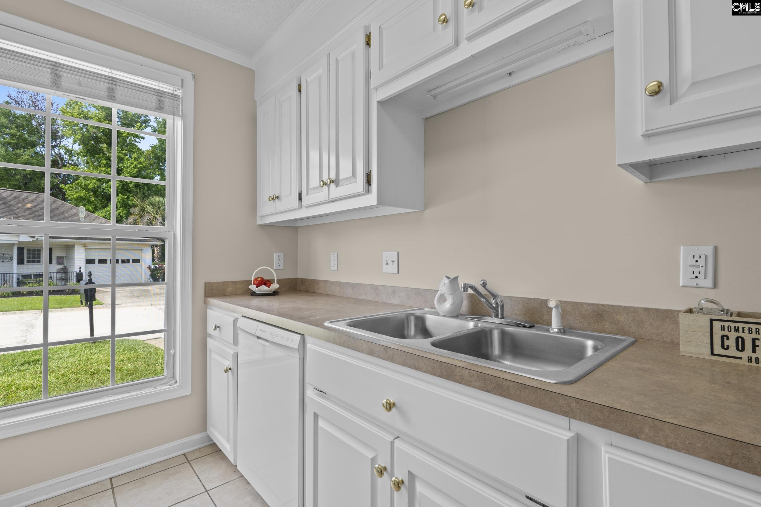40 Southwoode Circle Chapin, SC 29036