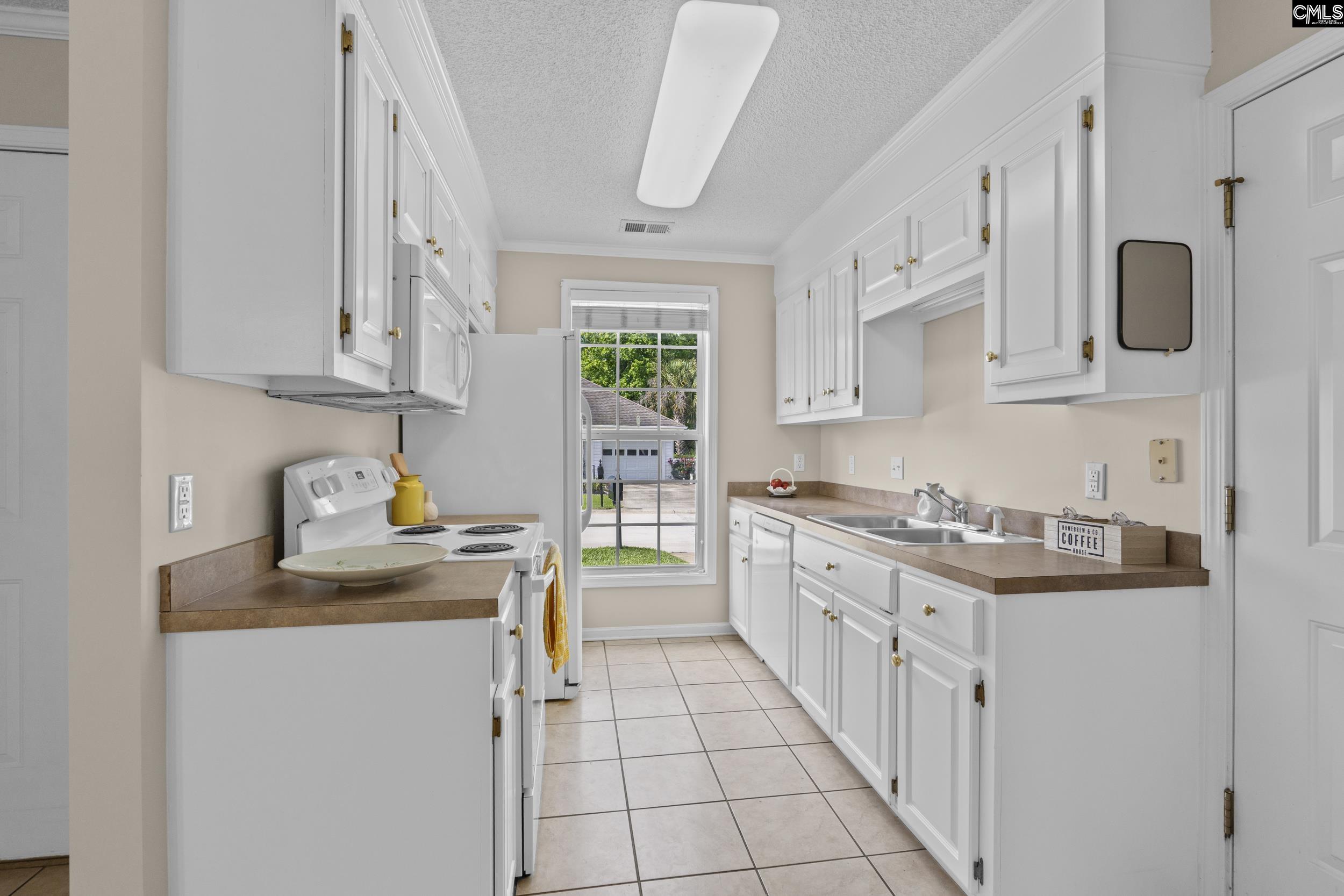 40 Southwoode Circle Chapin, SC 29036