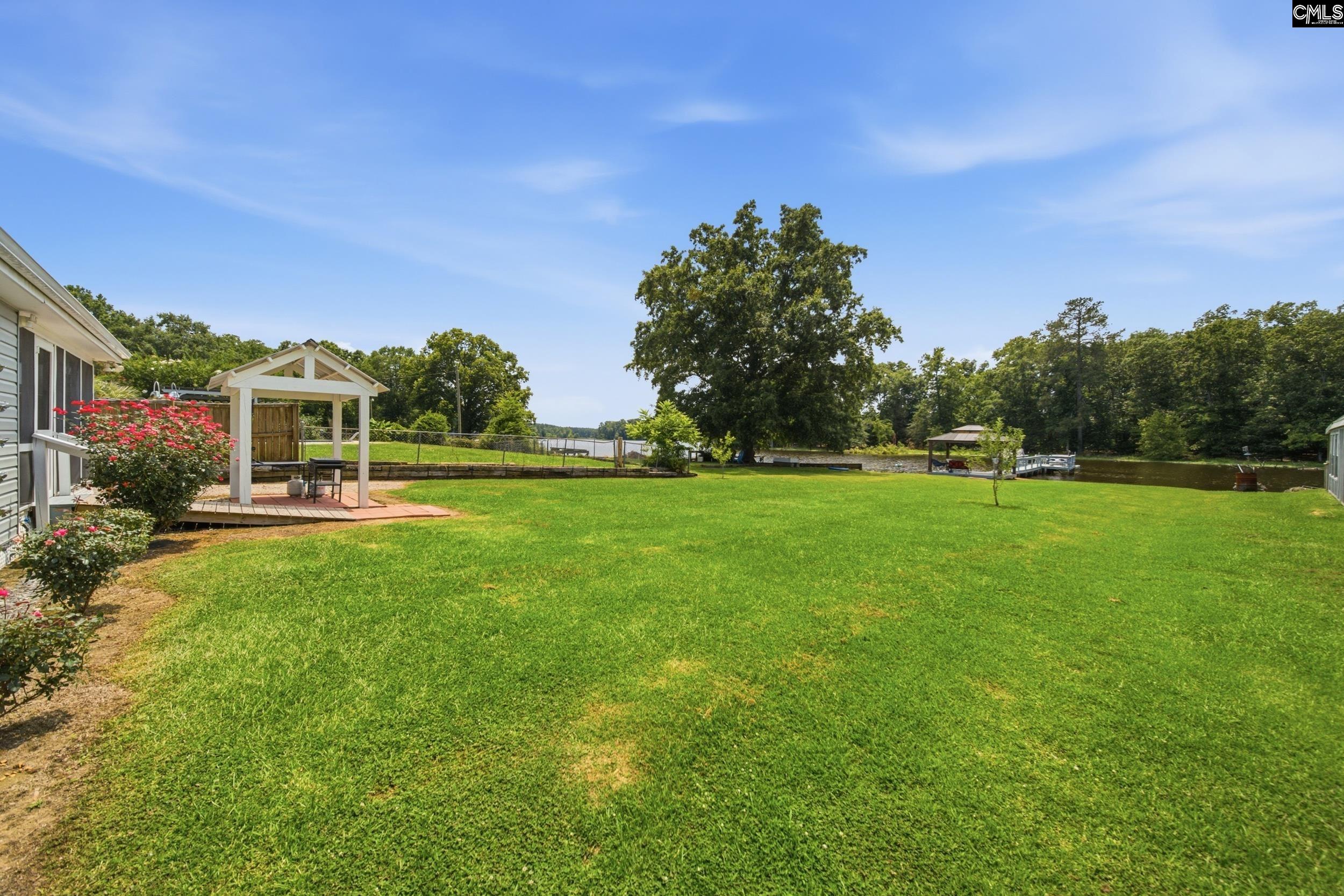 1037 Natures Cove Road Saluda, SC 29138
