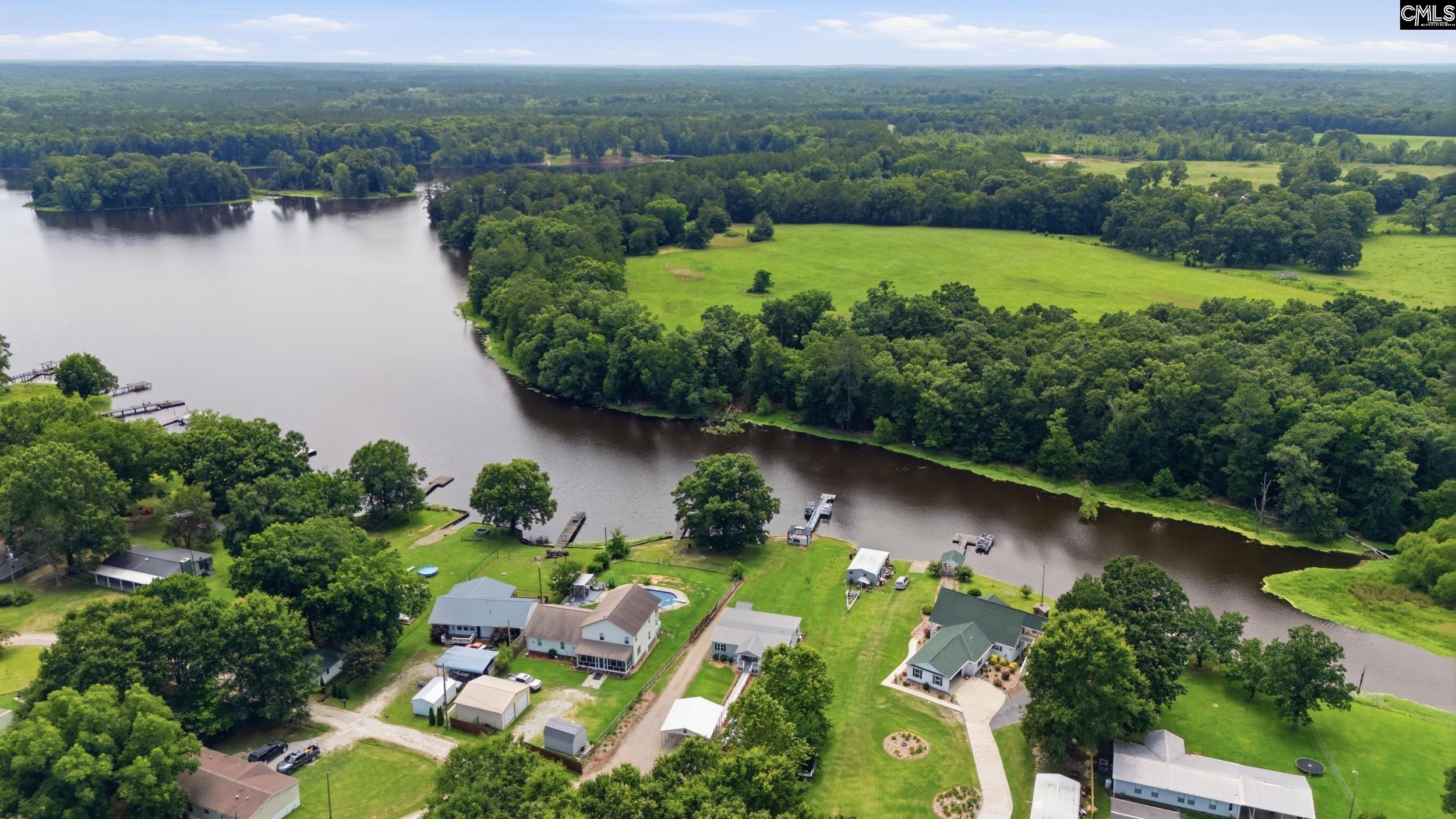 1037 Natures Cove Road Saluda, SC 29138