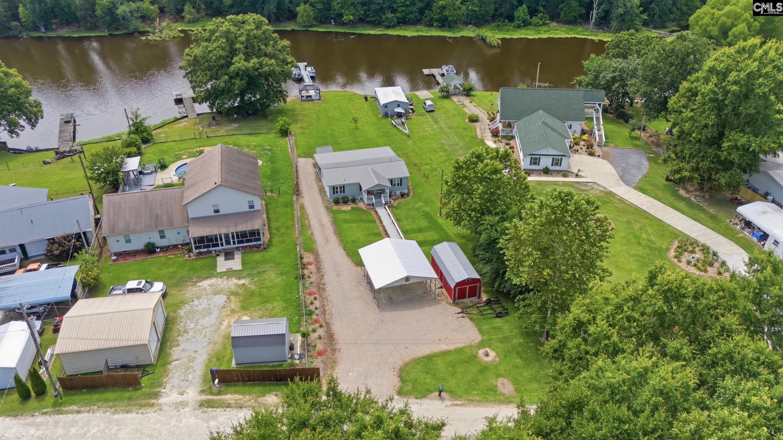 1037 Natures Cove Road Saluda, SC 29138