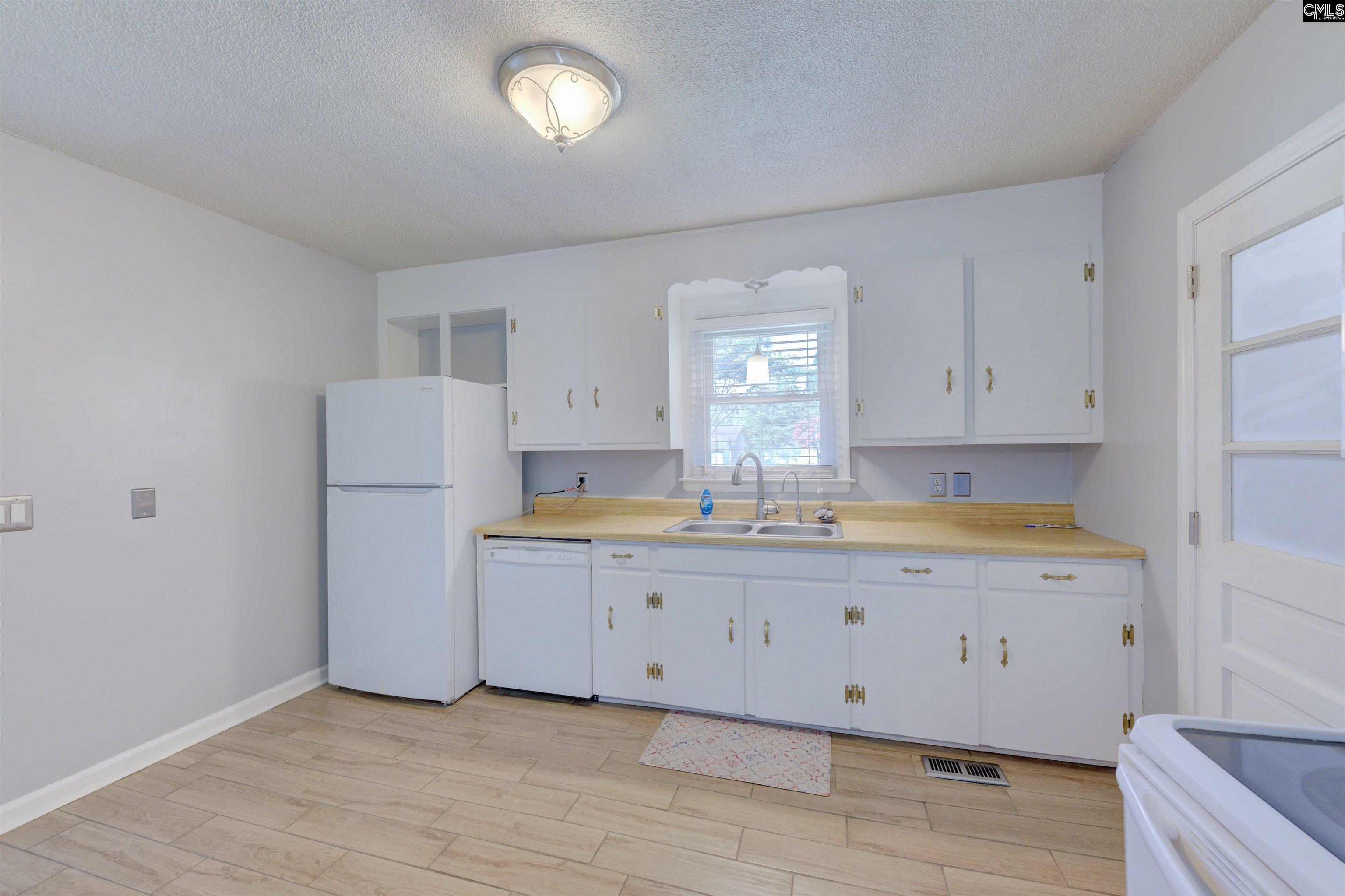 2610 Riverland Drive Cayce, SC 29033
