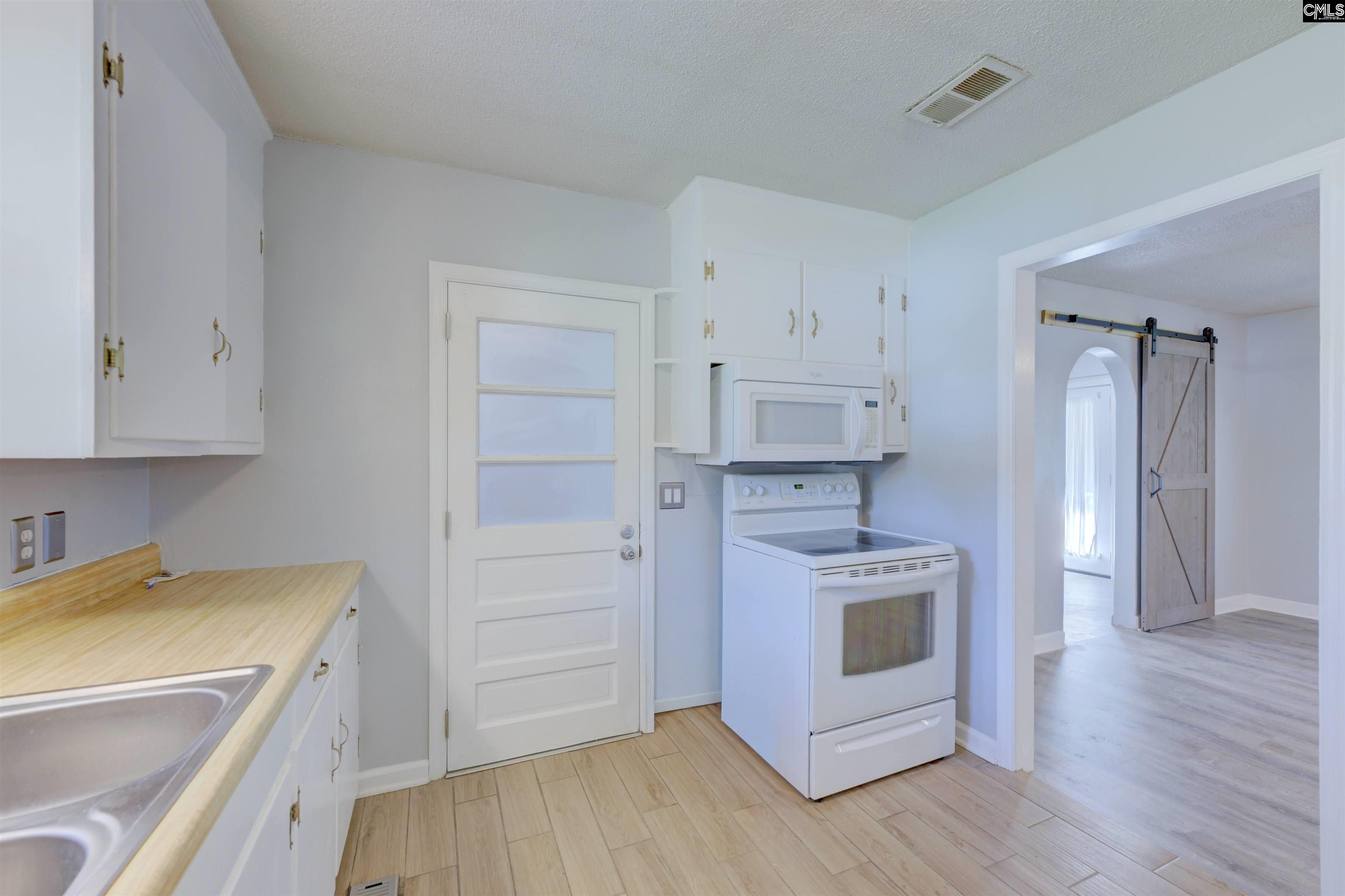 2610 Riverland Drive Cayce, SC 29033