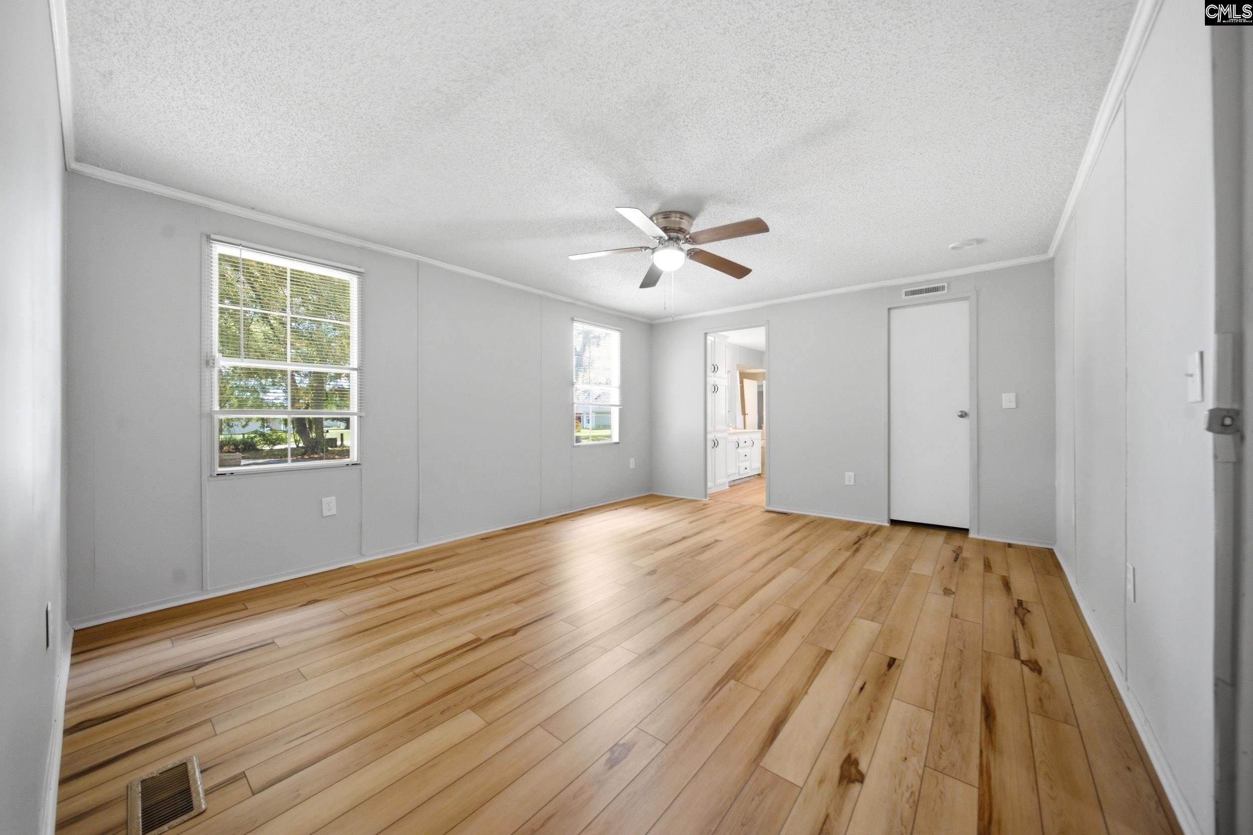 3715 Delaware Drive Dalzell, SC 29040