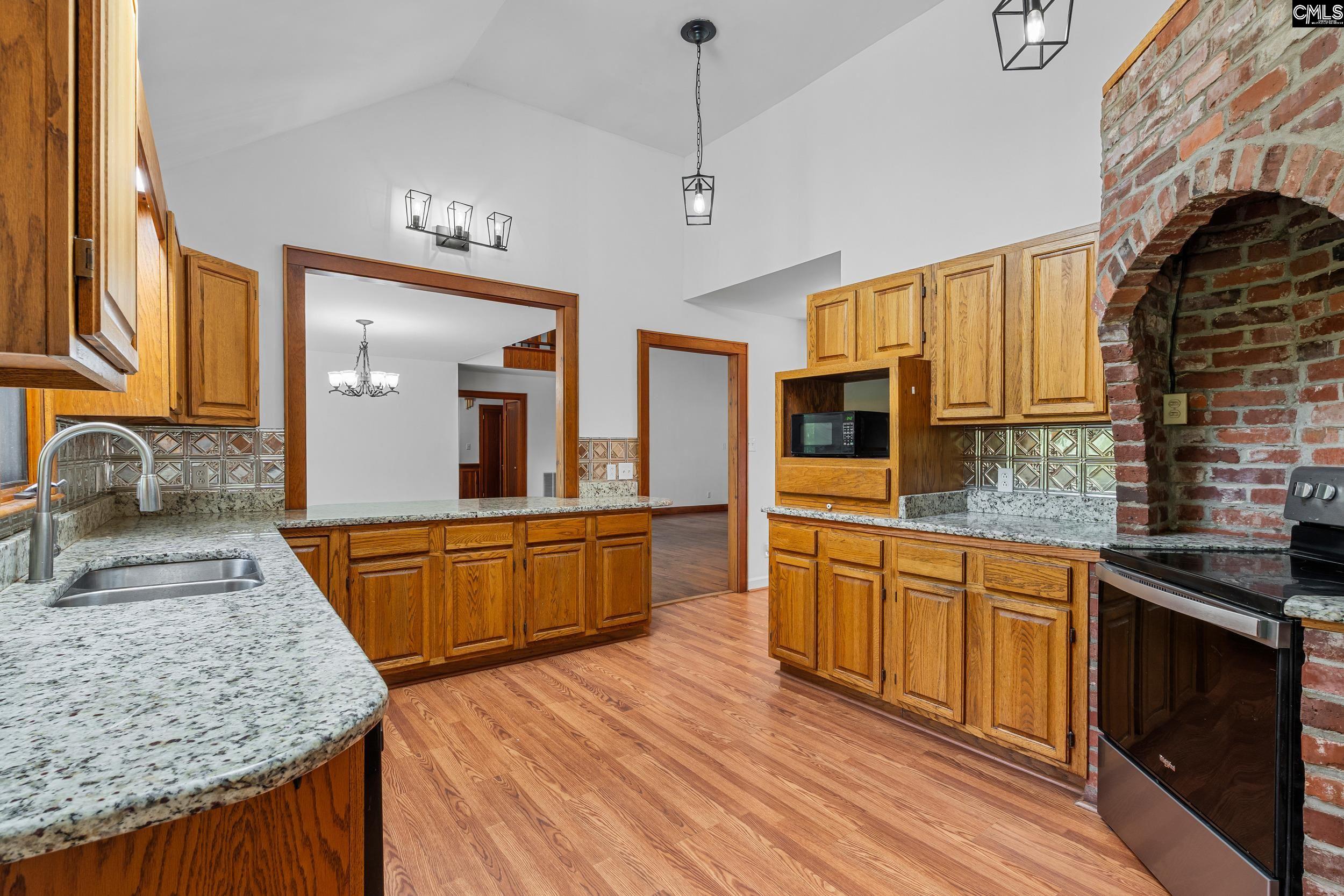1656 West Drive Cassatt, SC 29032