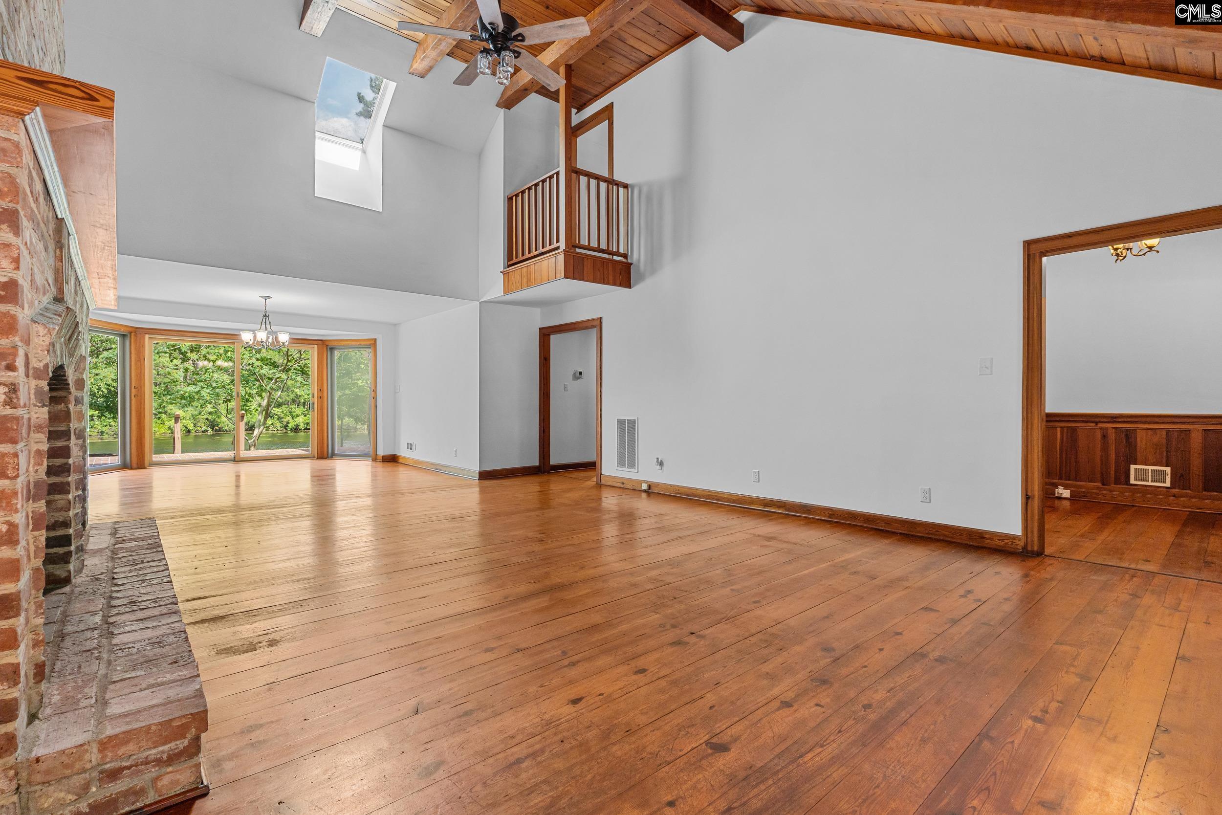 1656 West Drive Cassatt, SC 29032