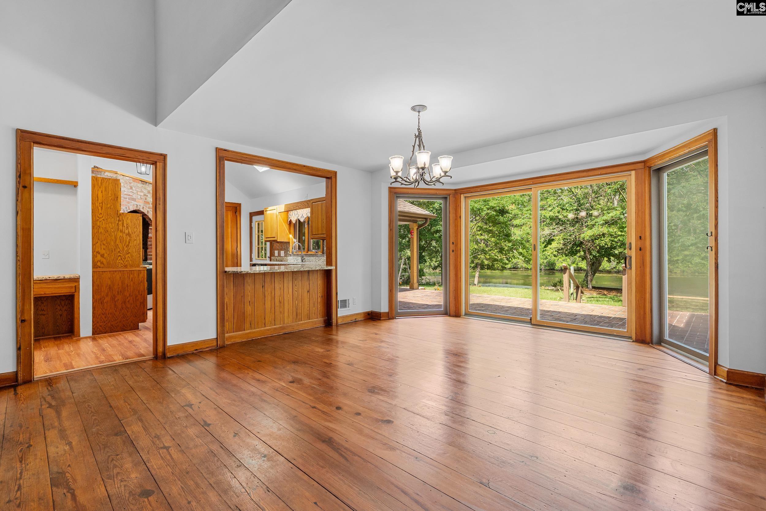 1656 West Drive Cassatt, SC 29032