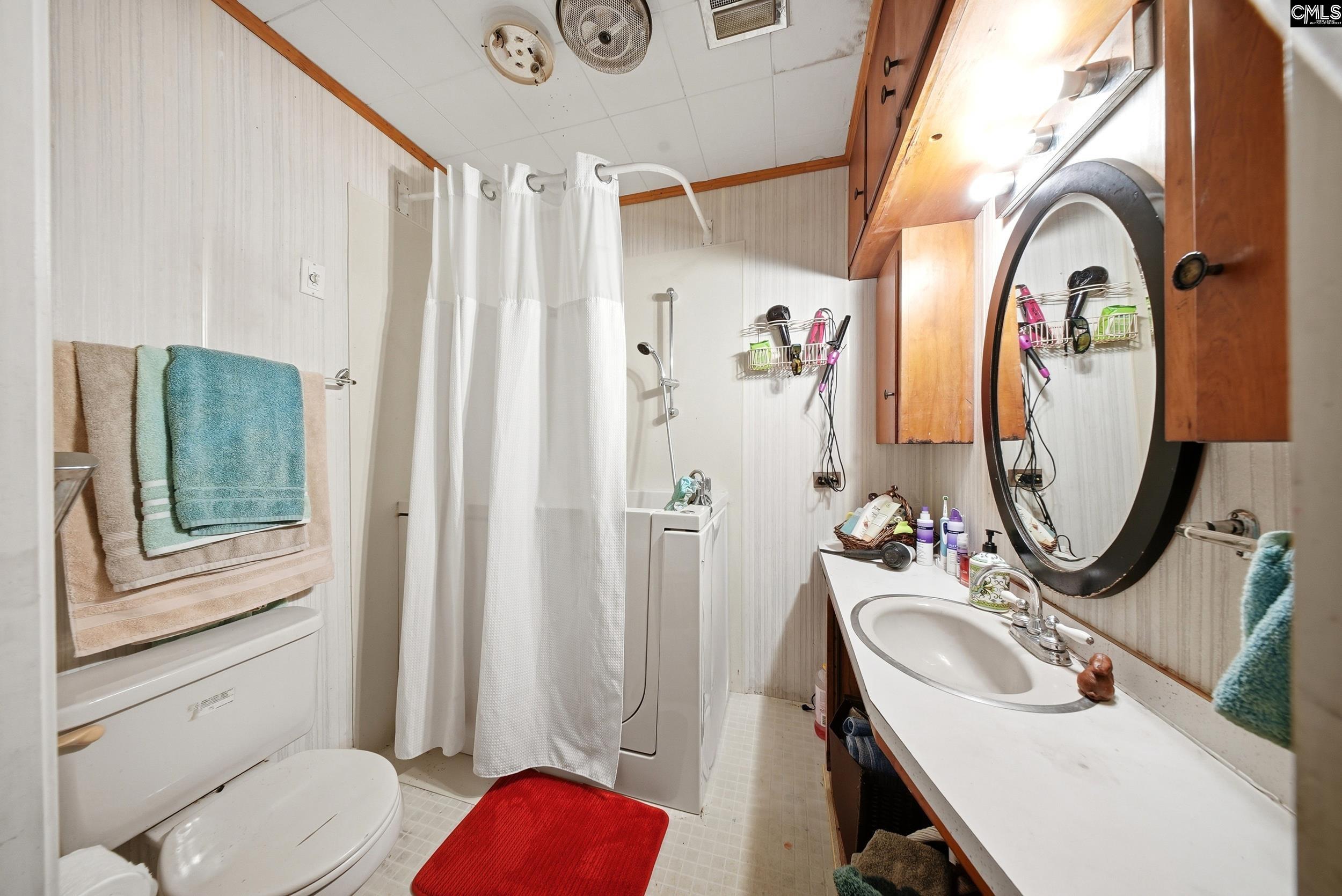 421 S Wheeler Avenue Prosperity, SC 29127