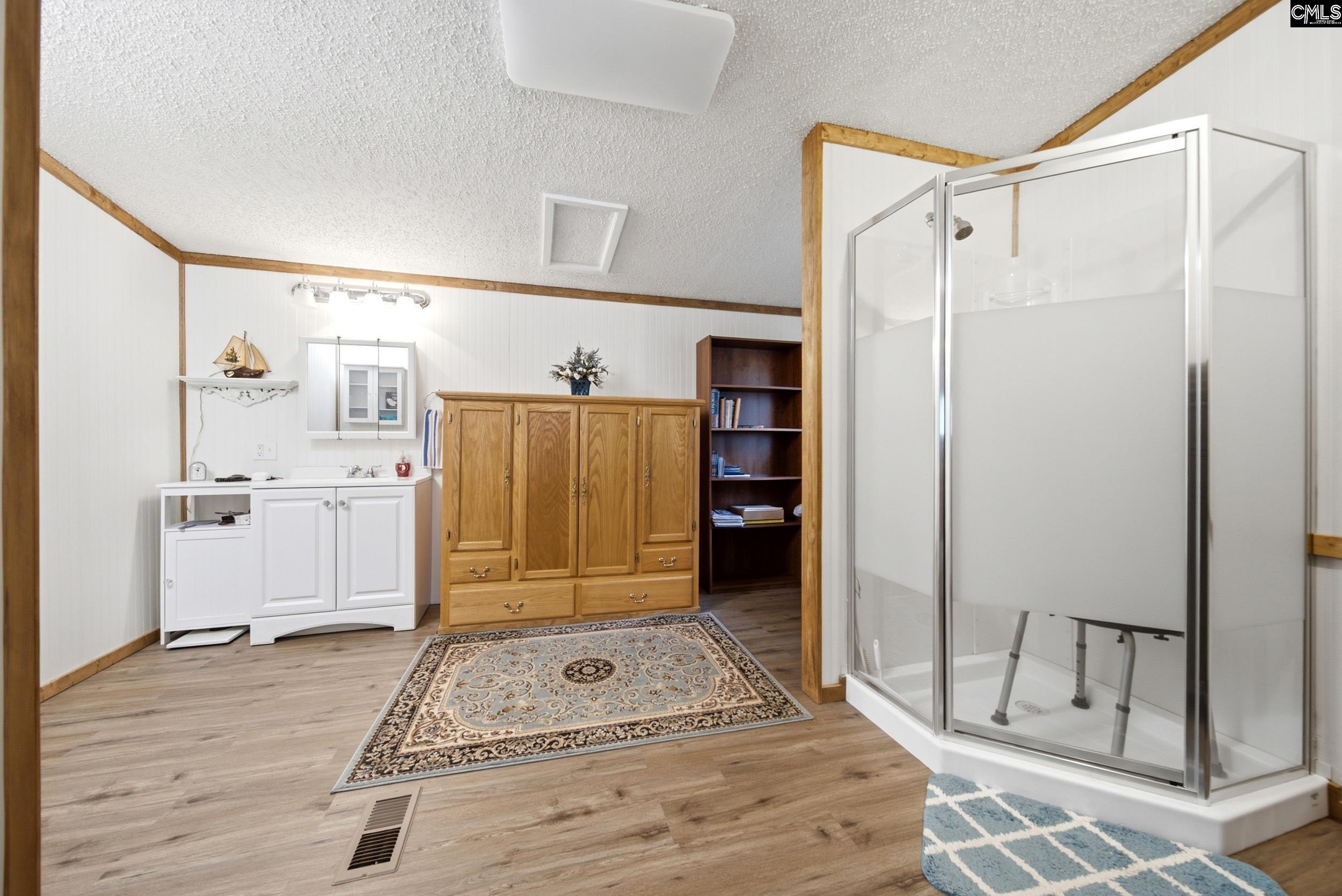 5860 Wessex Drive Wedgefield, SC 29168