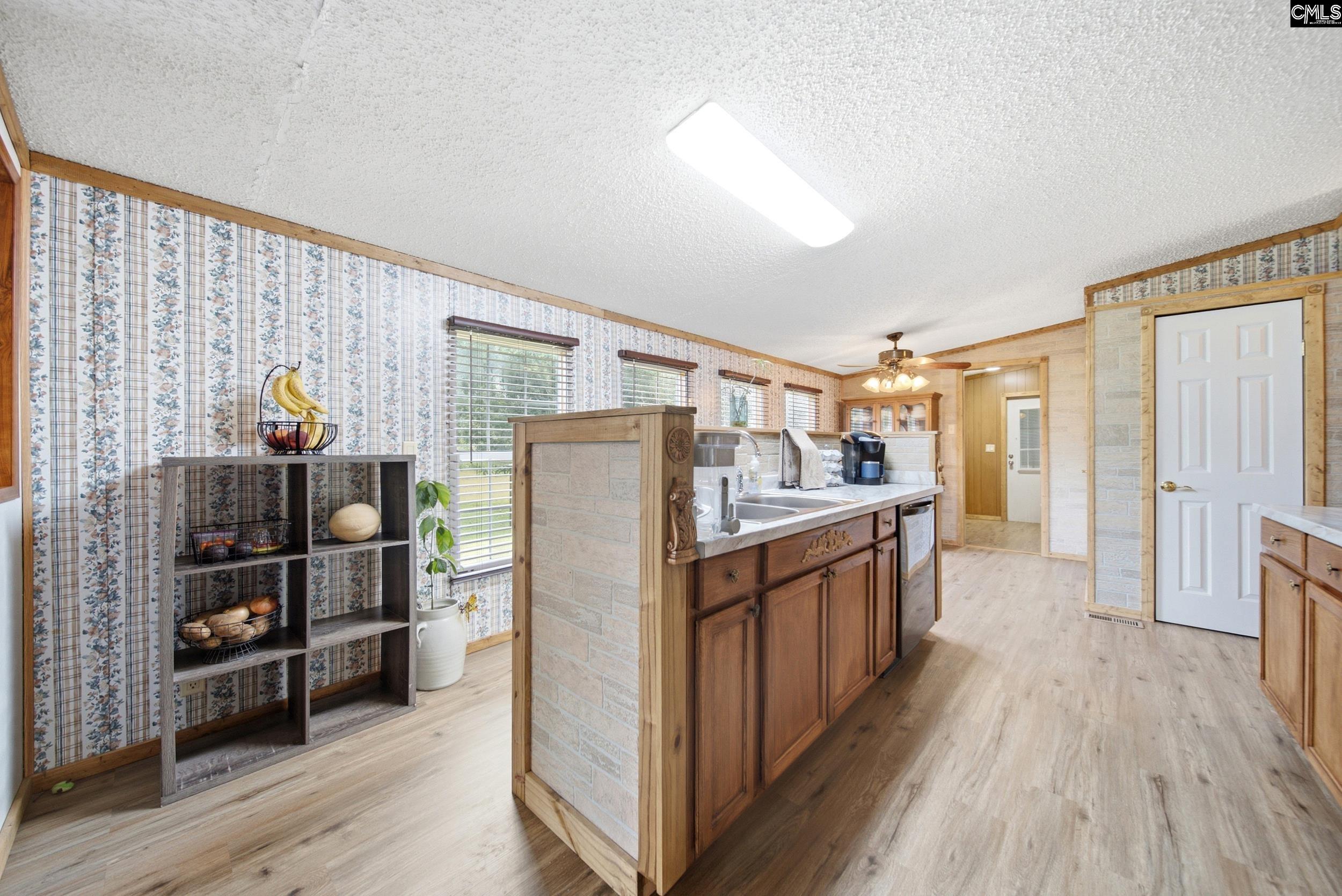 5860 Wessex Drive Wedgefield, SC 29168
