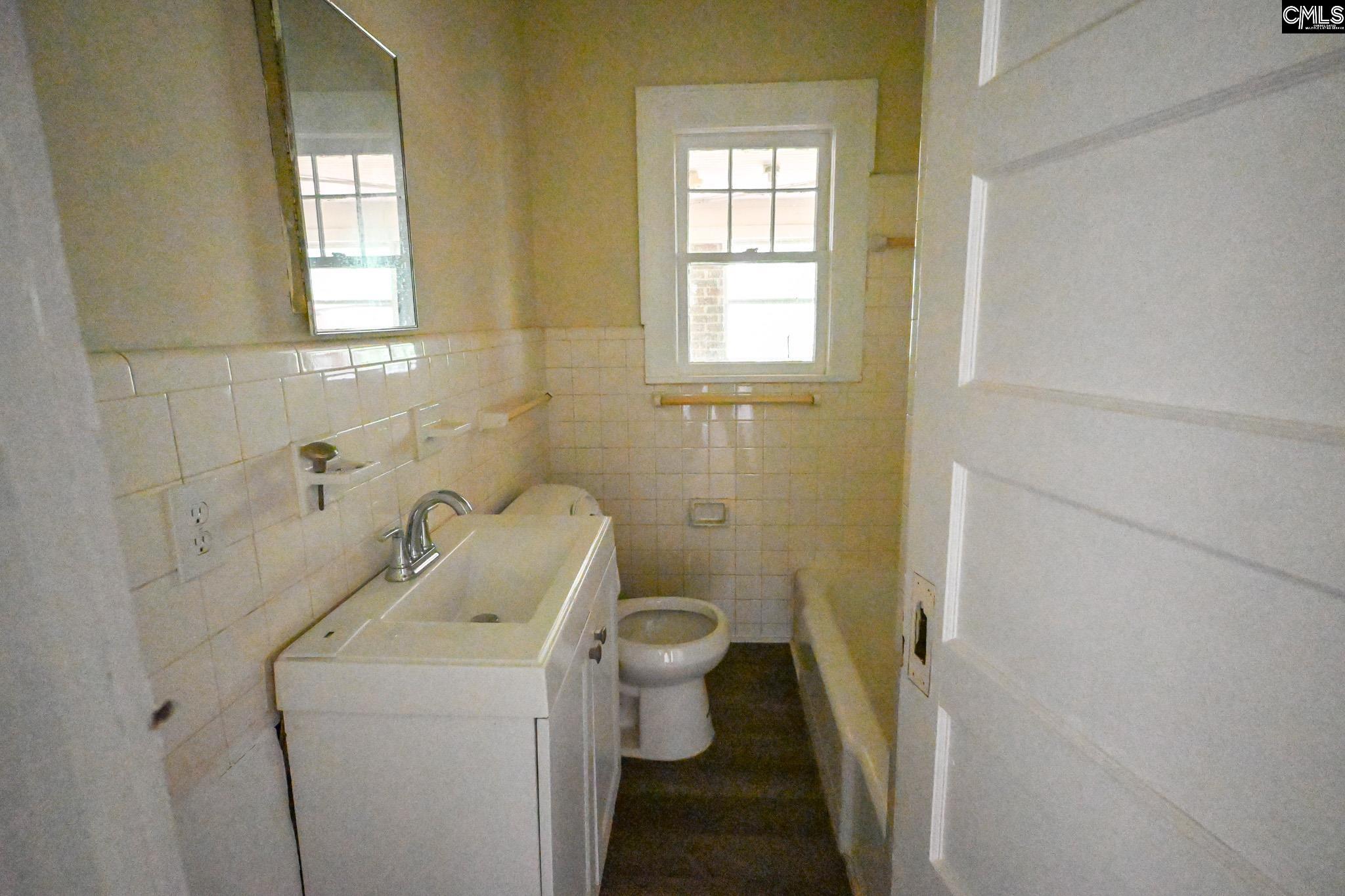 109 S Lee Street Leesville, SC 29070