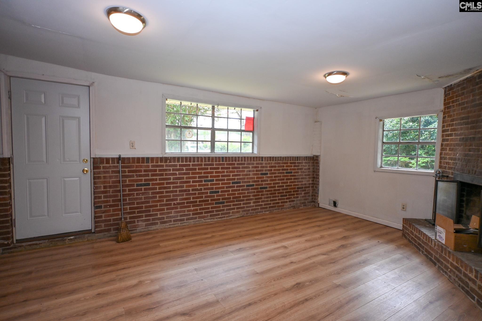 109 S Lee Street Leesville, SC 29070