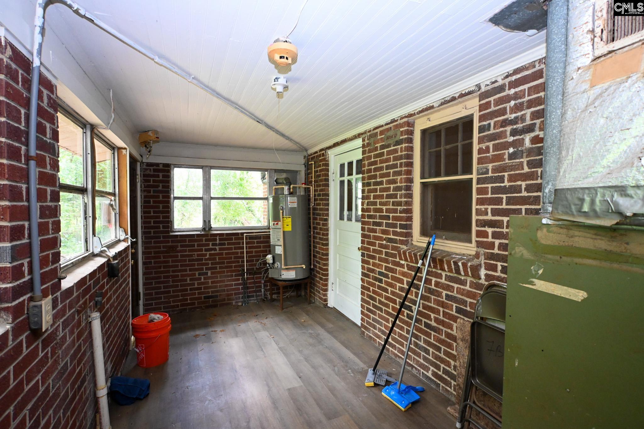 109 S Lee Street Leesville, SC 29070