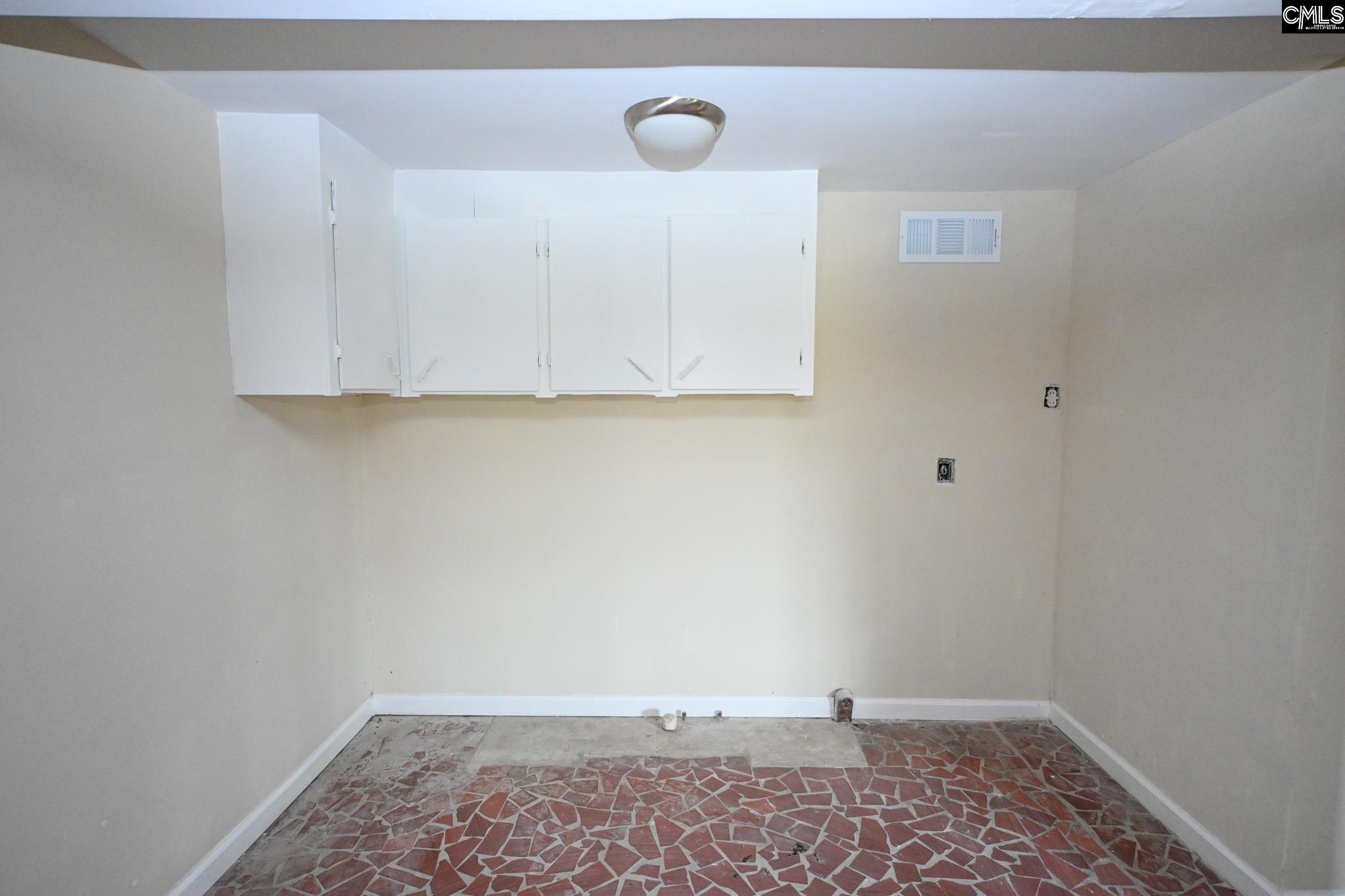 109 S Lee Street Leesville, SC 29070
