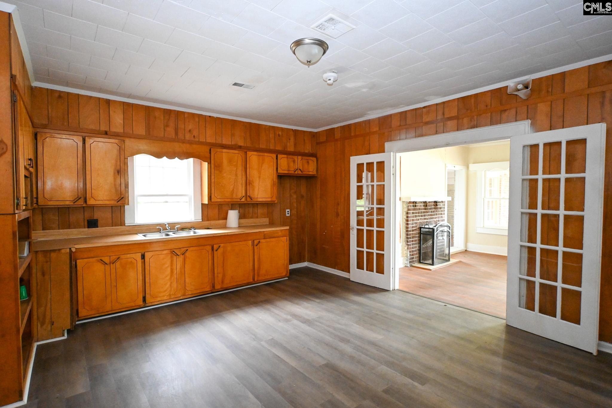 109 S Lee Street Leesville, SC 29070