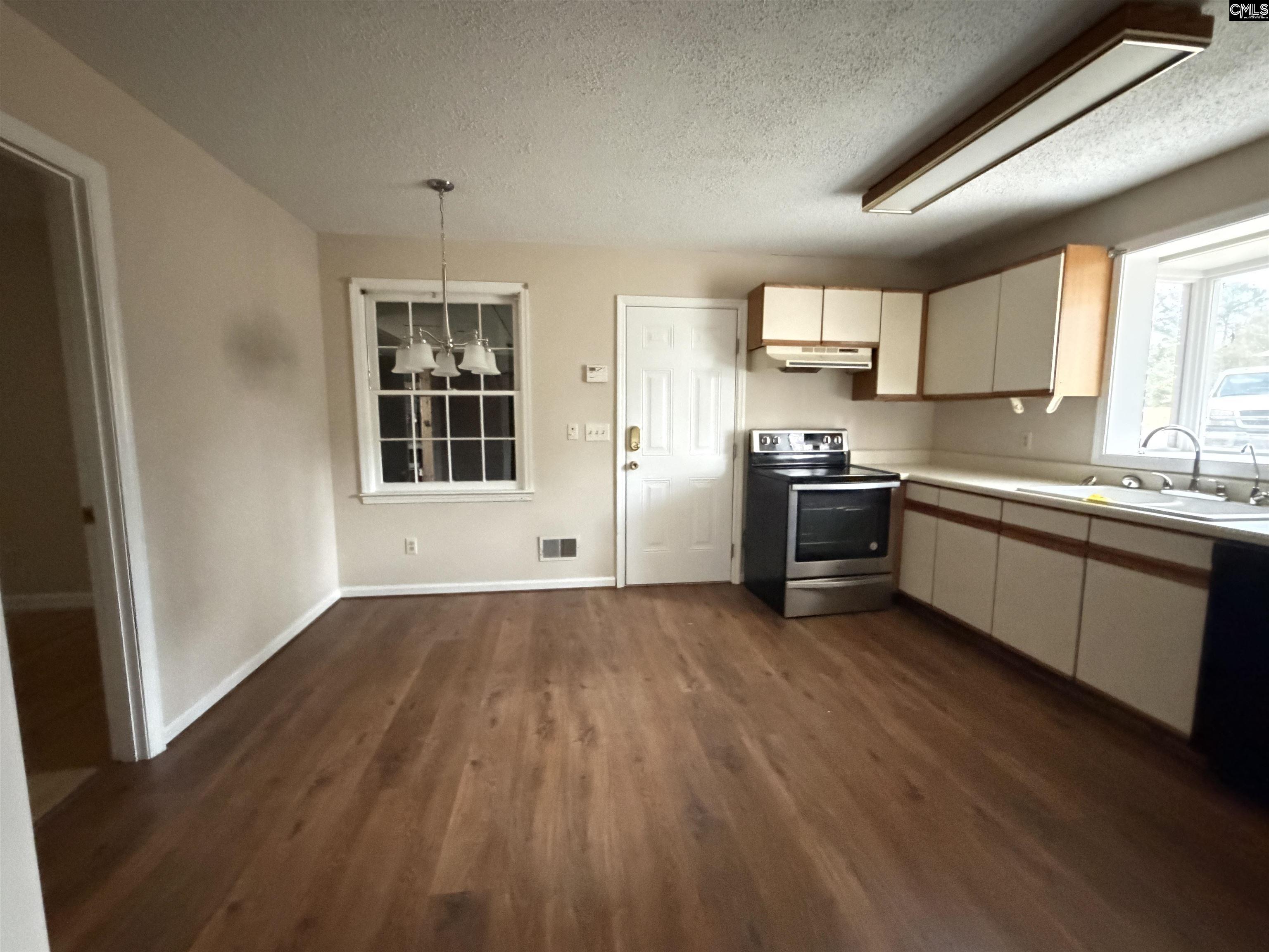 3086 Rosiland Drive