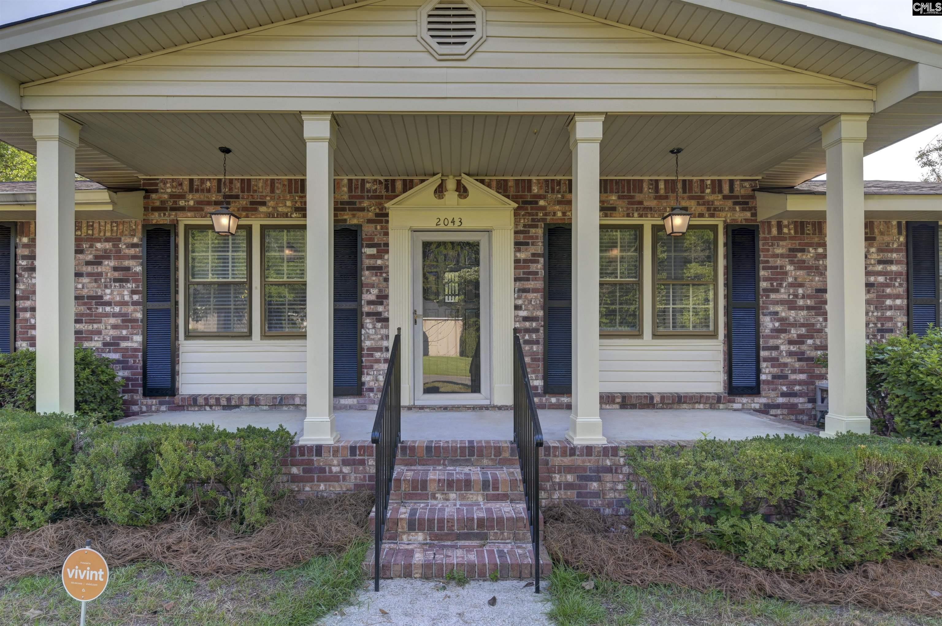 2043 Fairlawn Circle