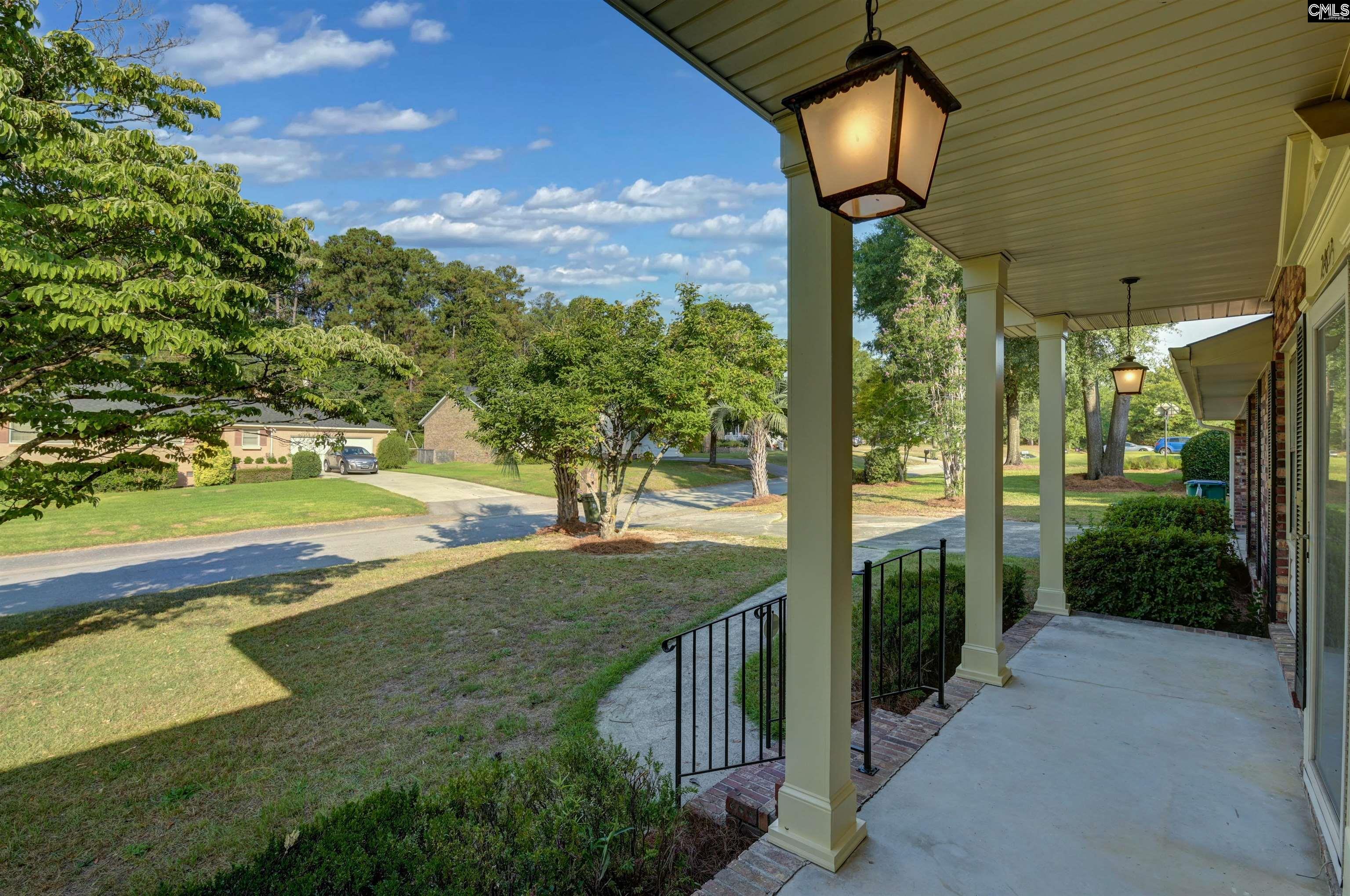 2043 Fairlawn Circle