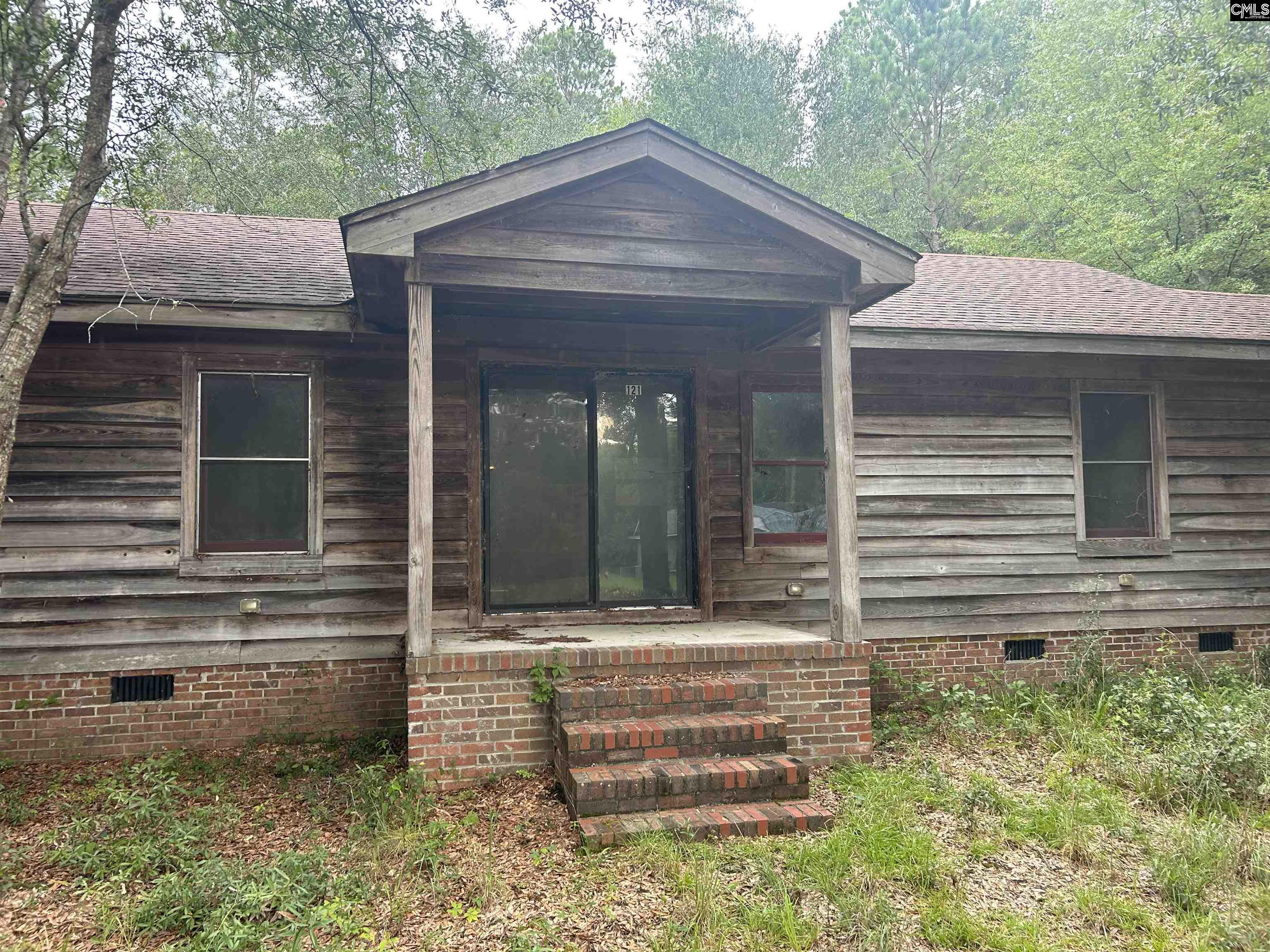 121 Northlake Drive