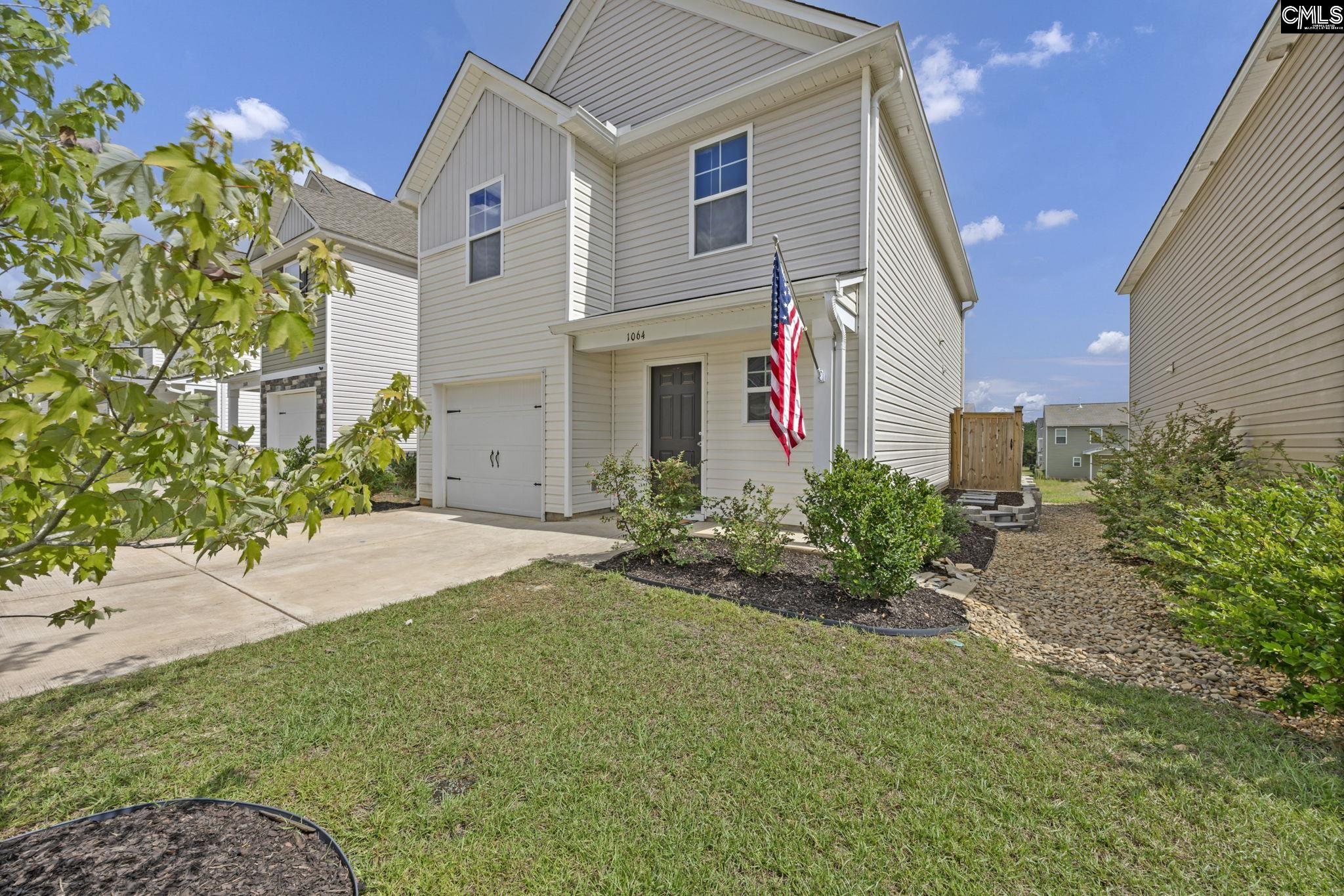 1064 Crescent Moon Loop