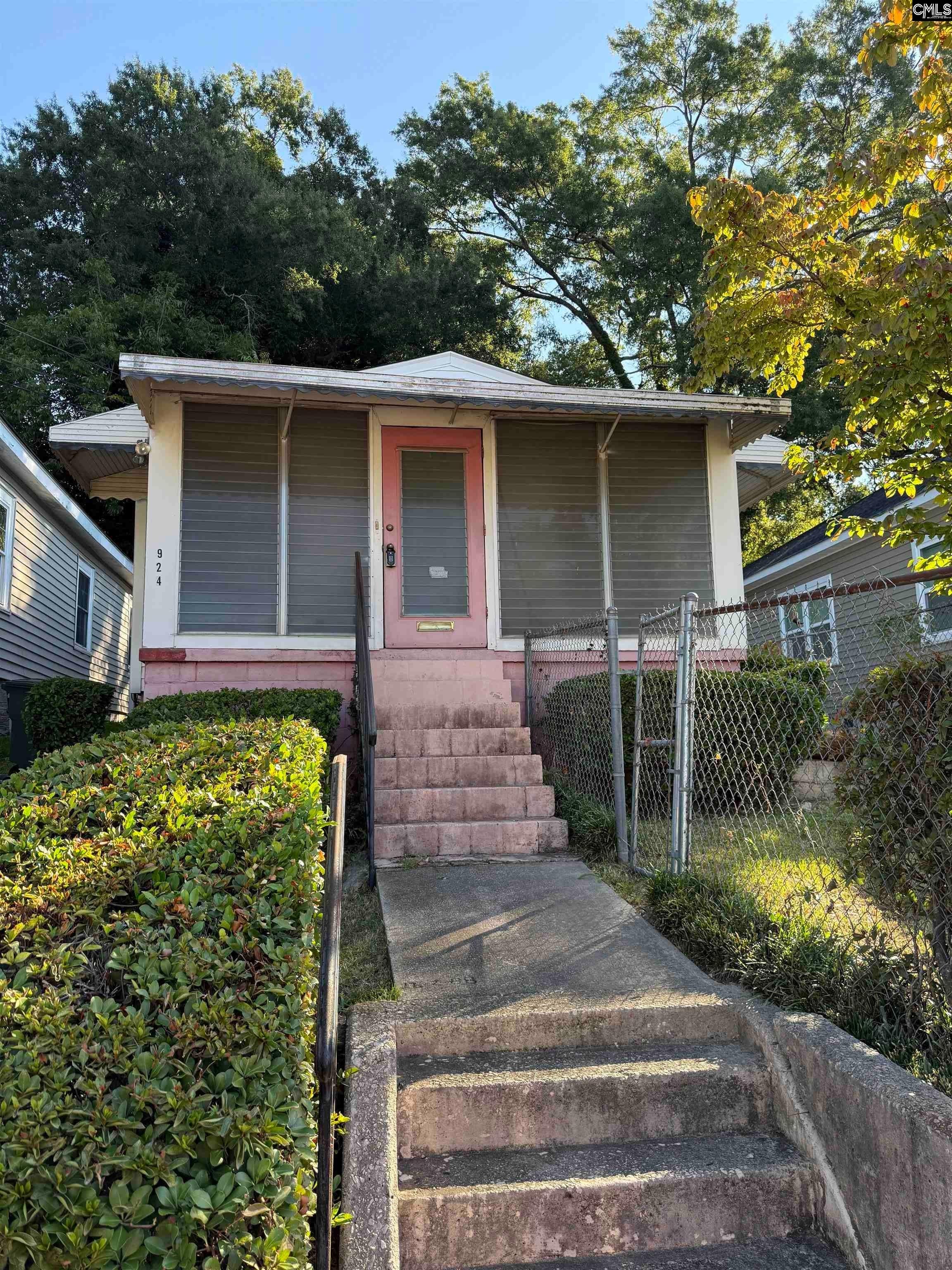 924 Pine Street
