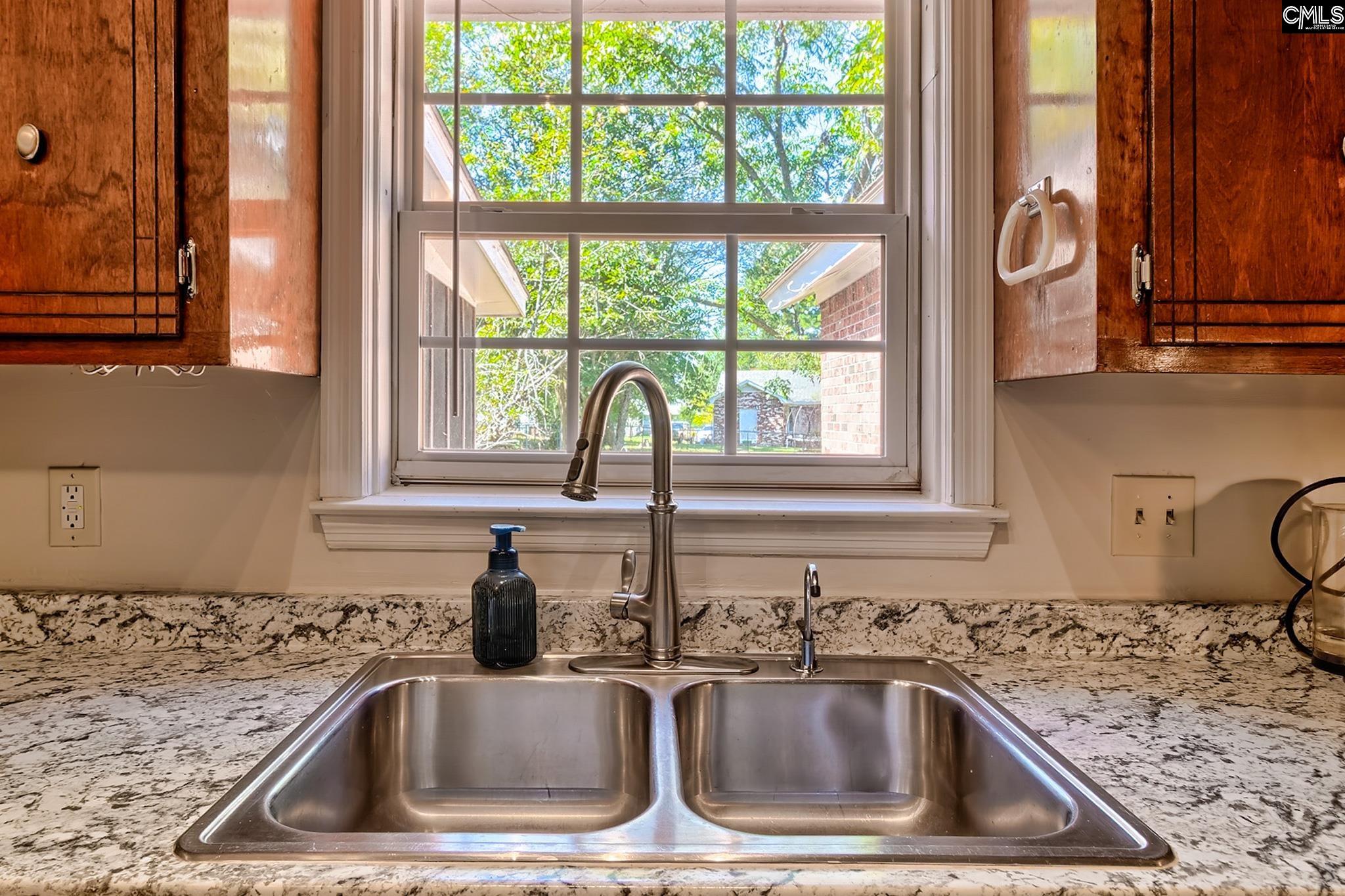321 Sheridan Drive, Columbia — photo 16