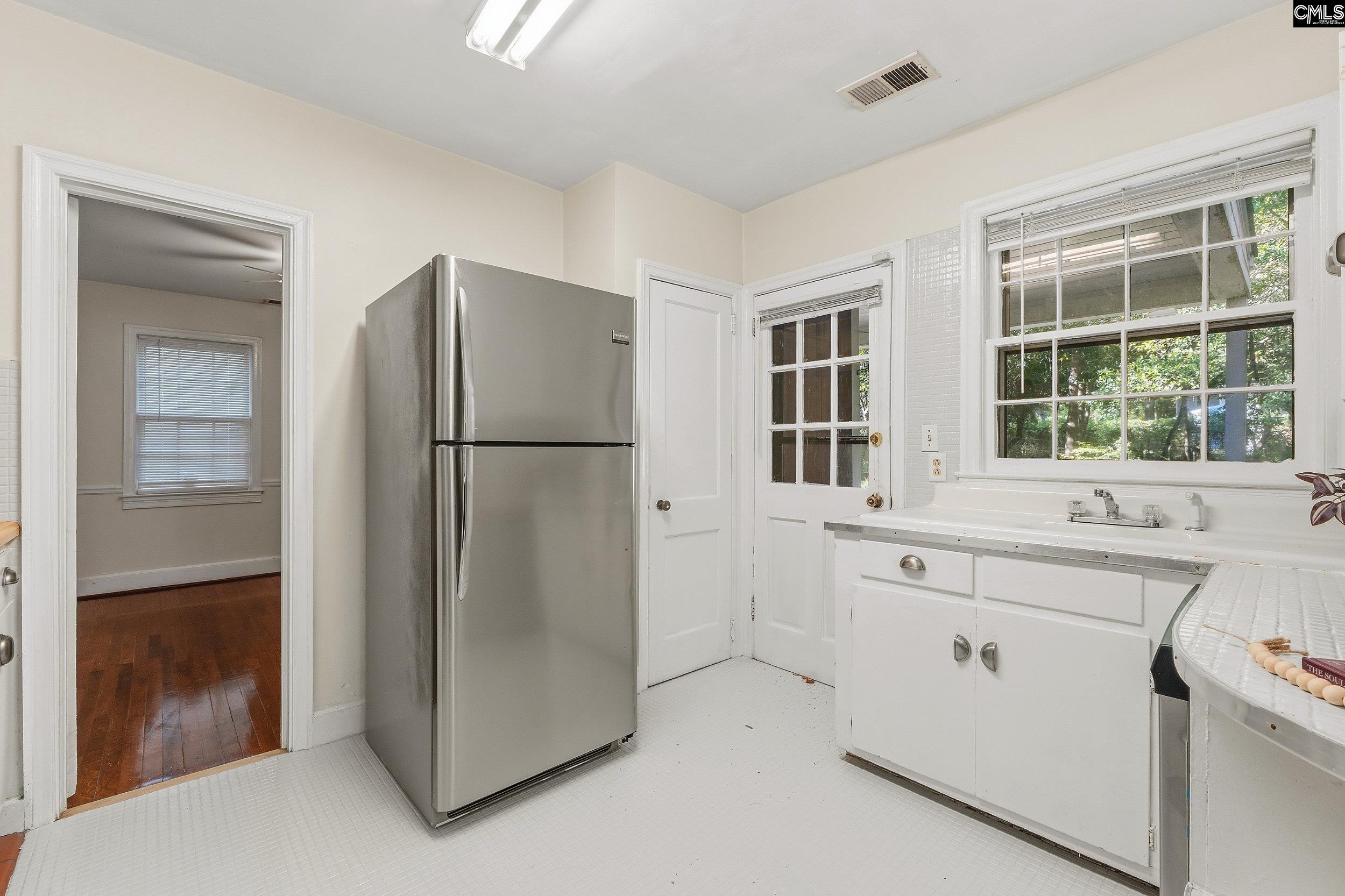 3947 Live Oak Street, Columbia — photo 8