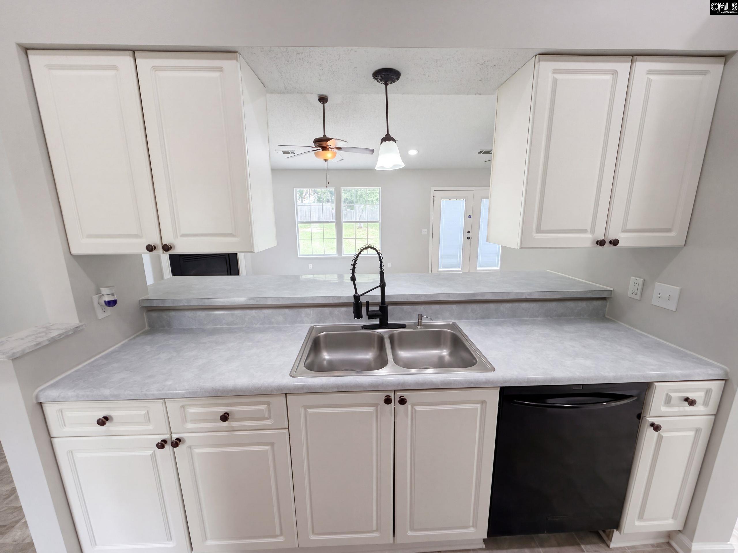 305 Pebble Creek Court, West Columbia — photo 9