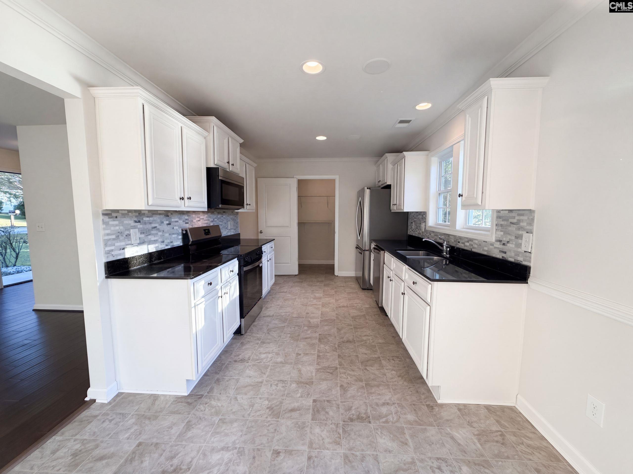 143 Deer Lake Drive, Columbia — photo 2