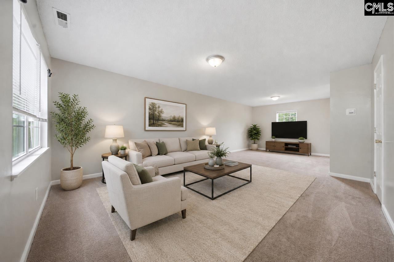 305 Cutter Court, Chapin — photo 2