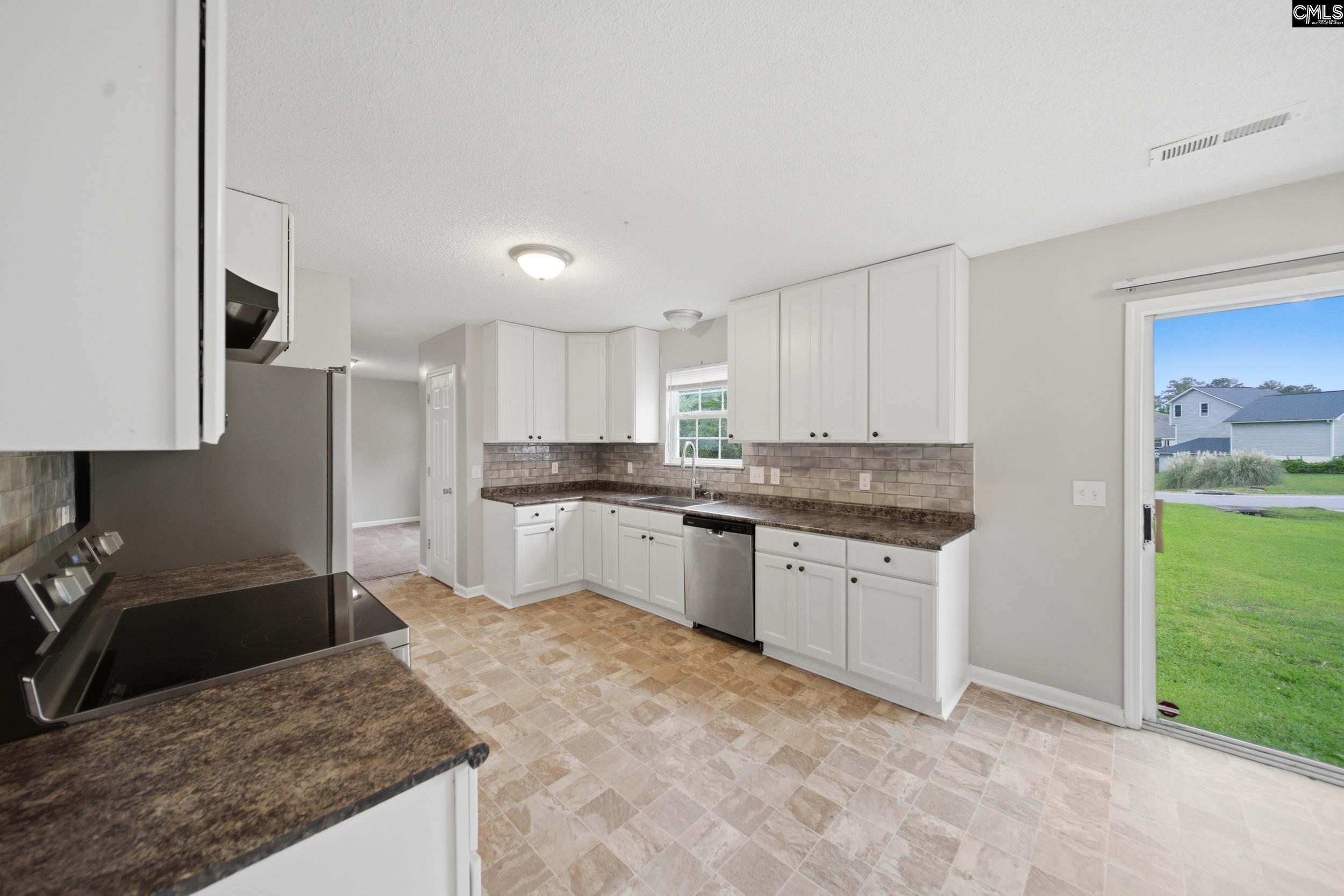 305 Cutter Court, Chapin — photo 14