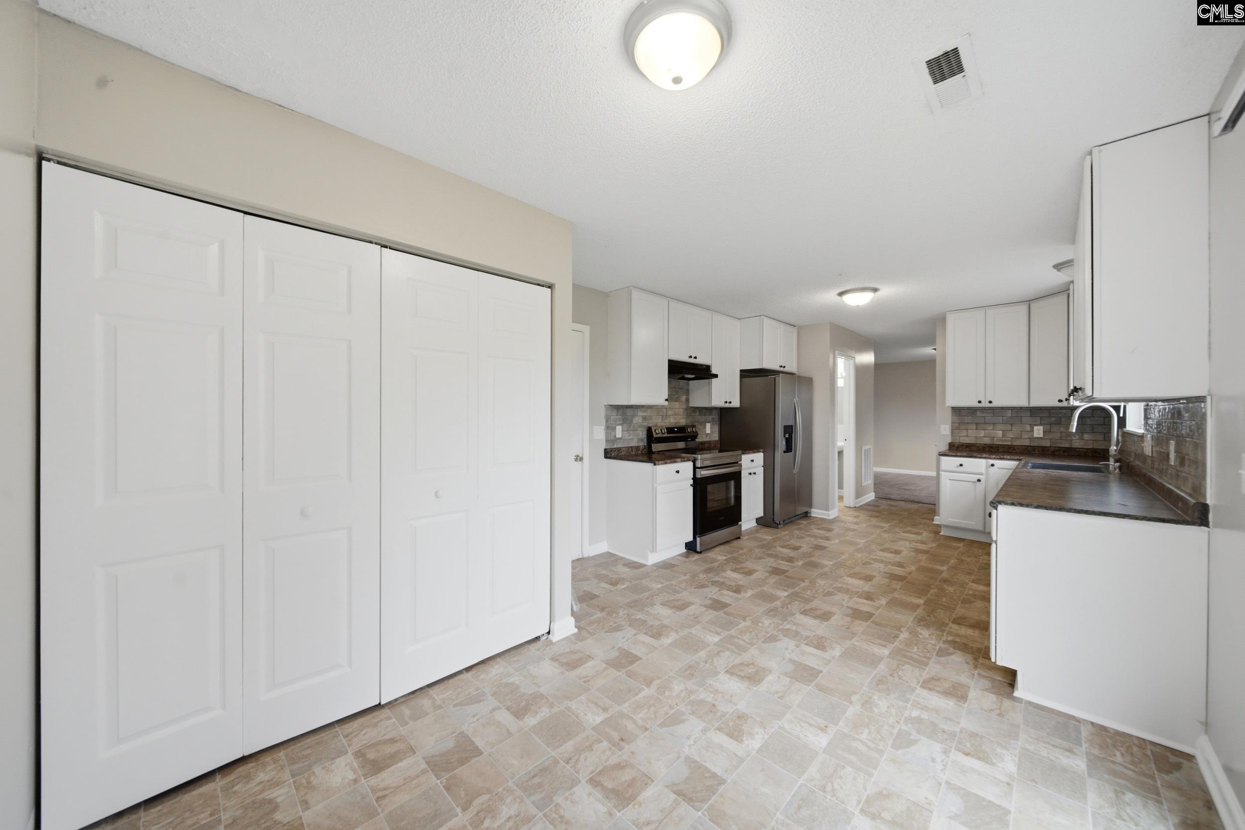 305 Cutter Court, Chapin — photo 16