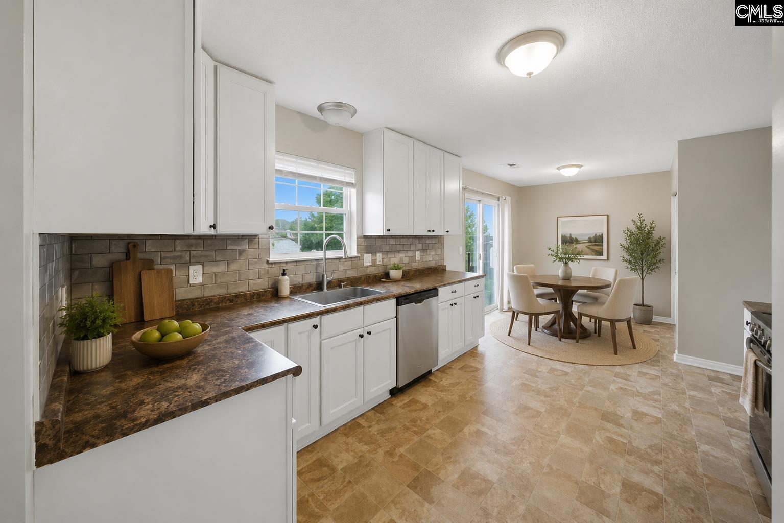 305 Cutter Court, Chapin — photo 5