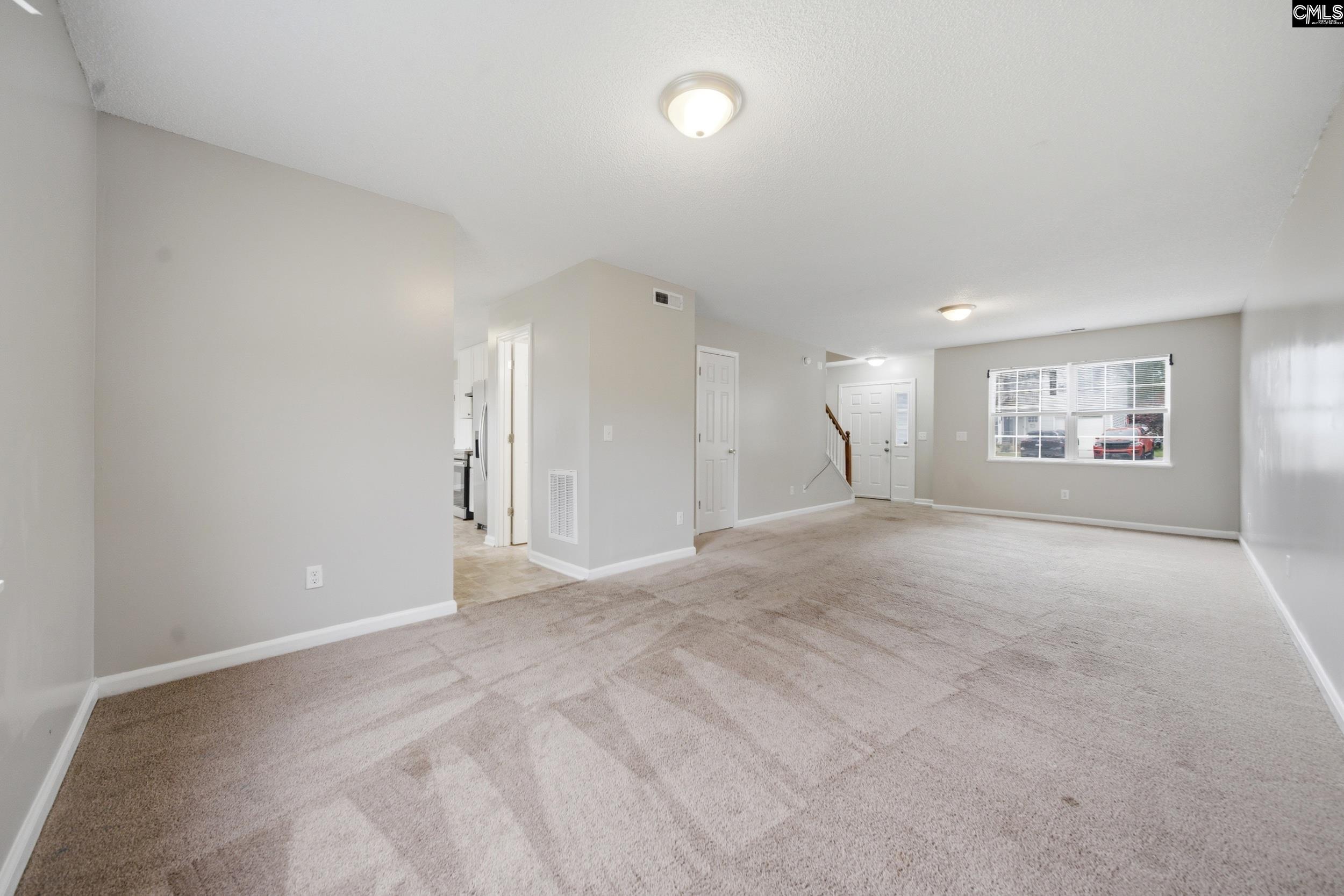 305 Cutter Court, Chapin — photo 8