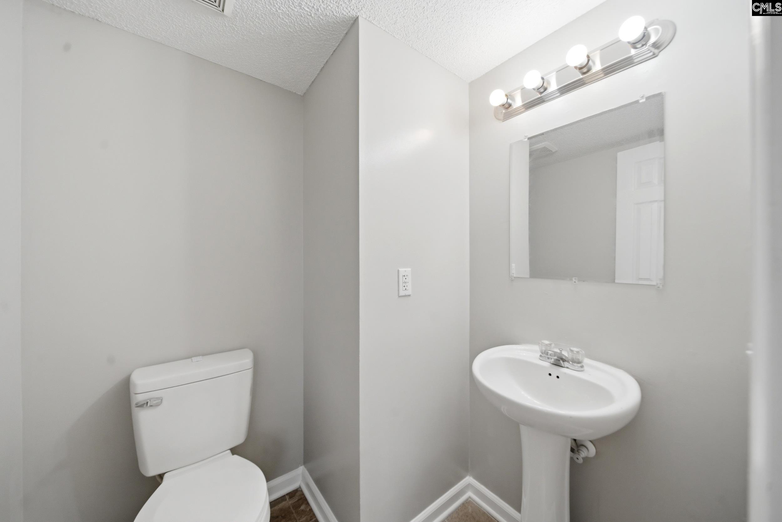 305 Cutter Court, Chapin — photo 9