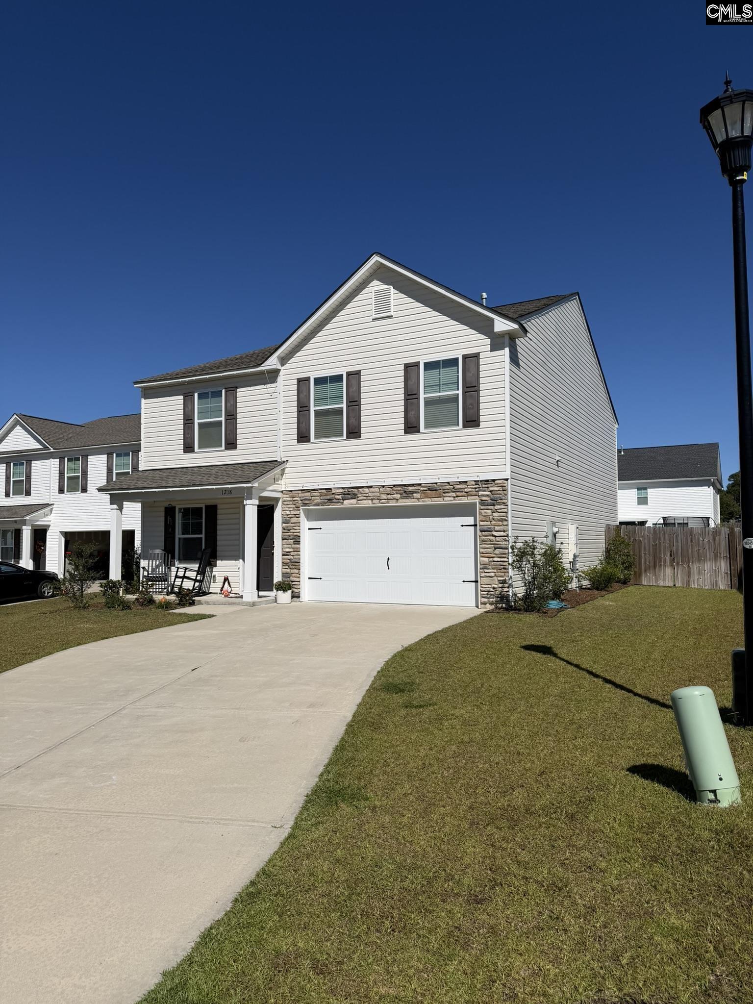 1218 WHITE CHICORY Court, Lexington — photo 2