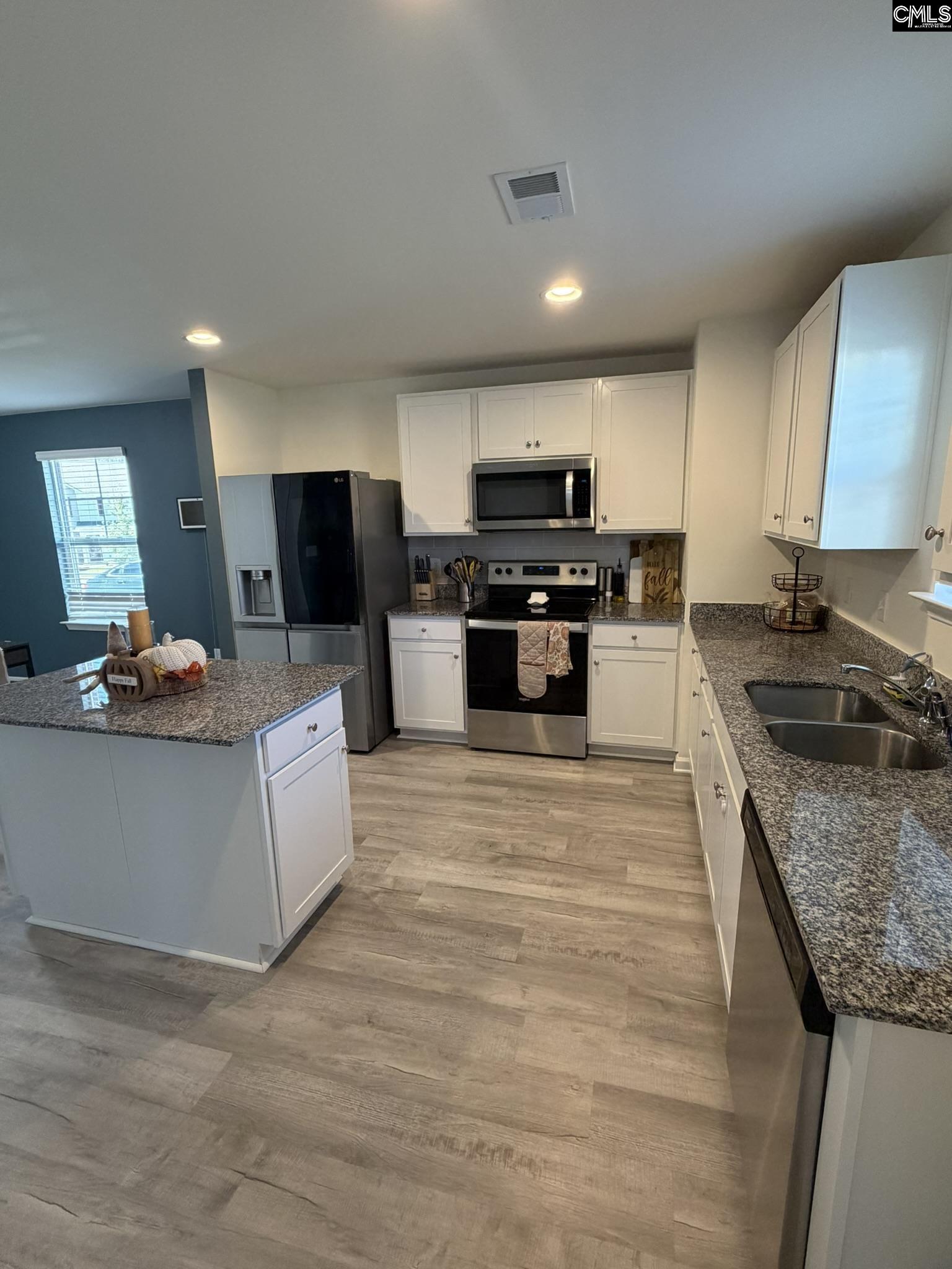 1218 WHITE CHICORY Court, Lexington — photo 4