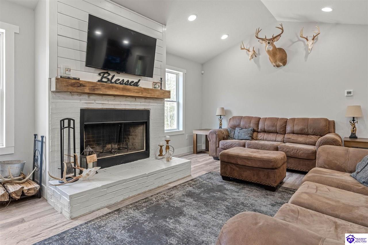 4023 Middle Creek Road Elizabethtown, KY 42701 #1