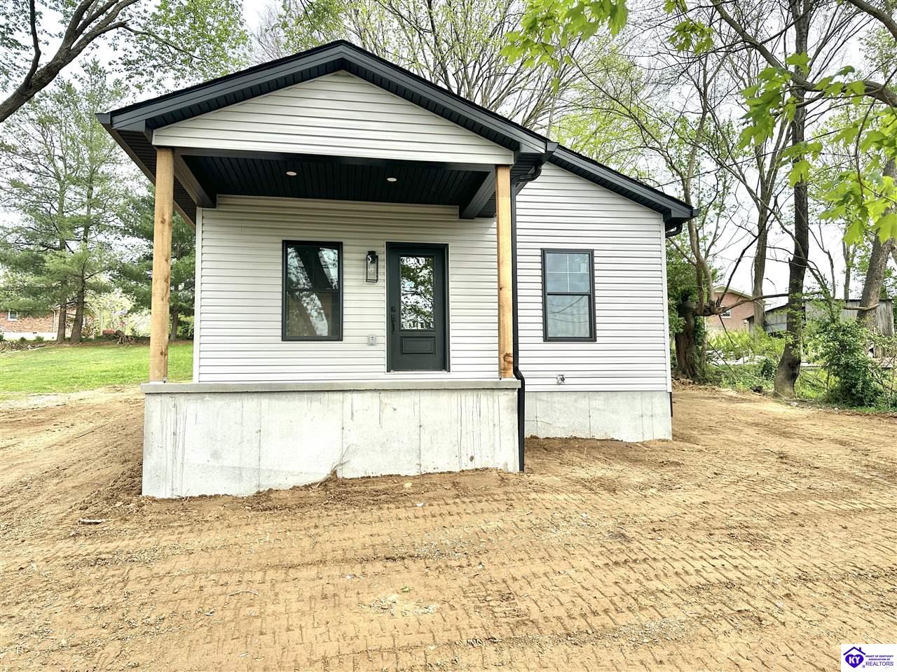 504 Cook StreetGreensburg,&nbsp;KY&nbsp;42743