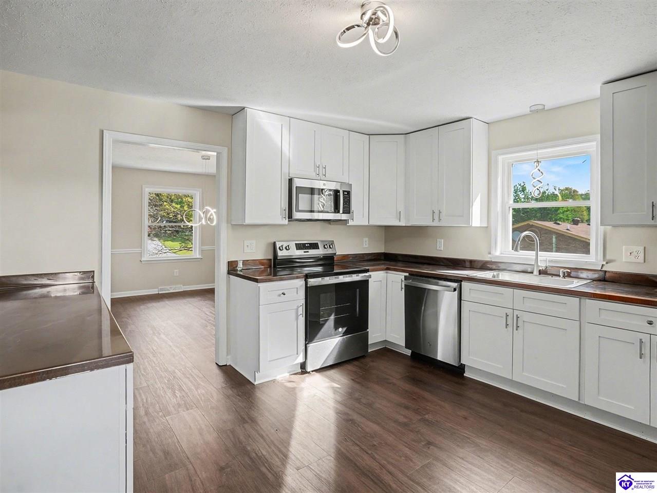 1560 Redbud Circle Radcliff, KY 40160 #2