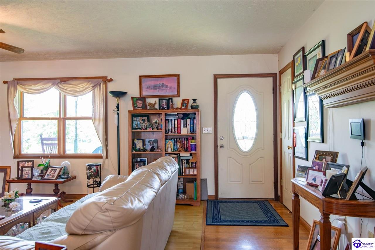2445 Dangerfield Road Hodgenville, KY 42748 #1