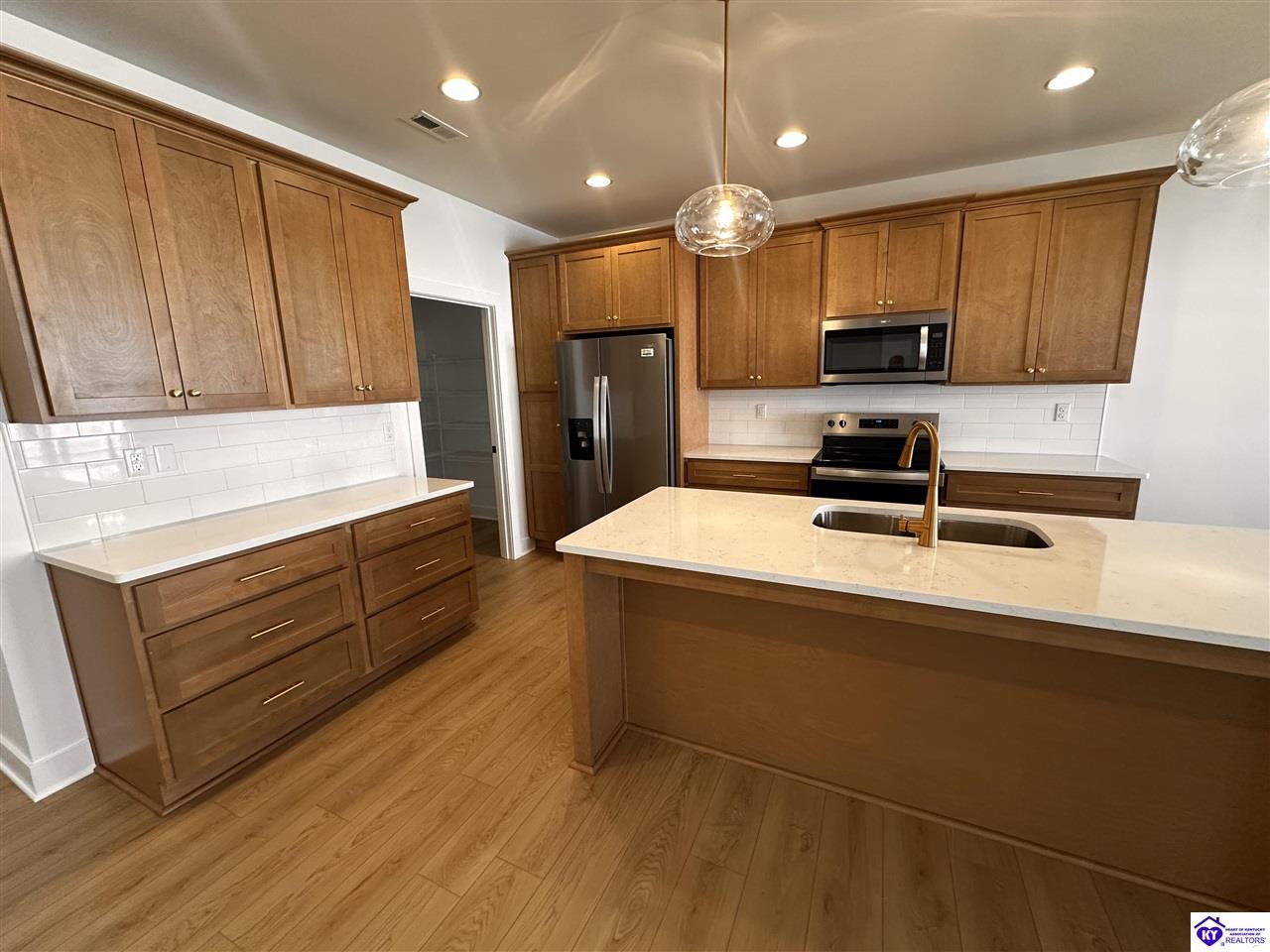 100 Drayton Dr. Elizabethtown, KY 42701 #1