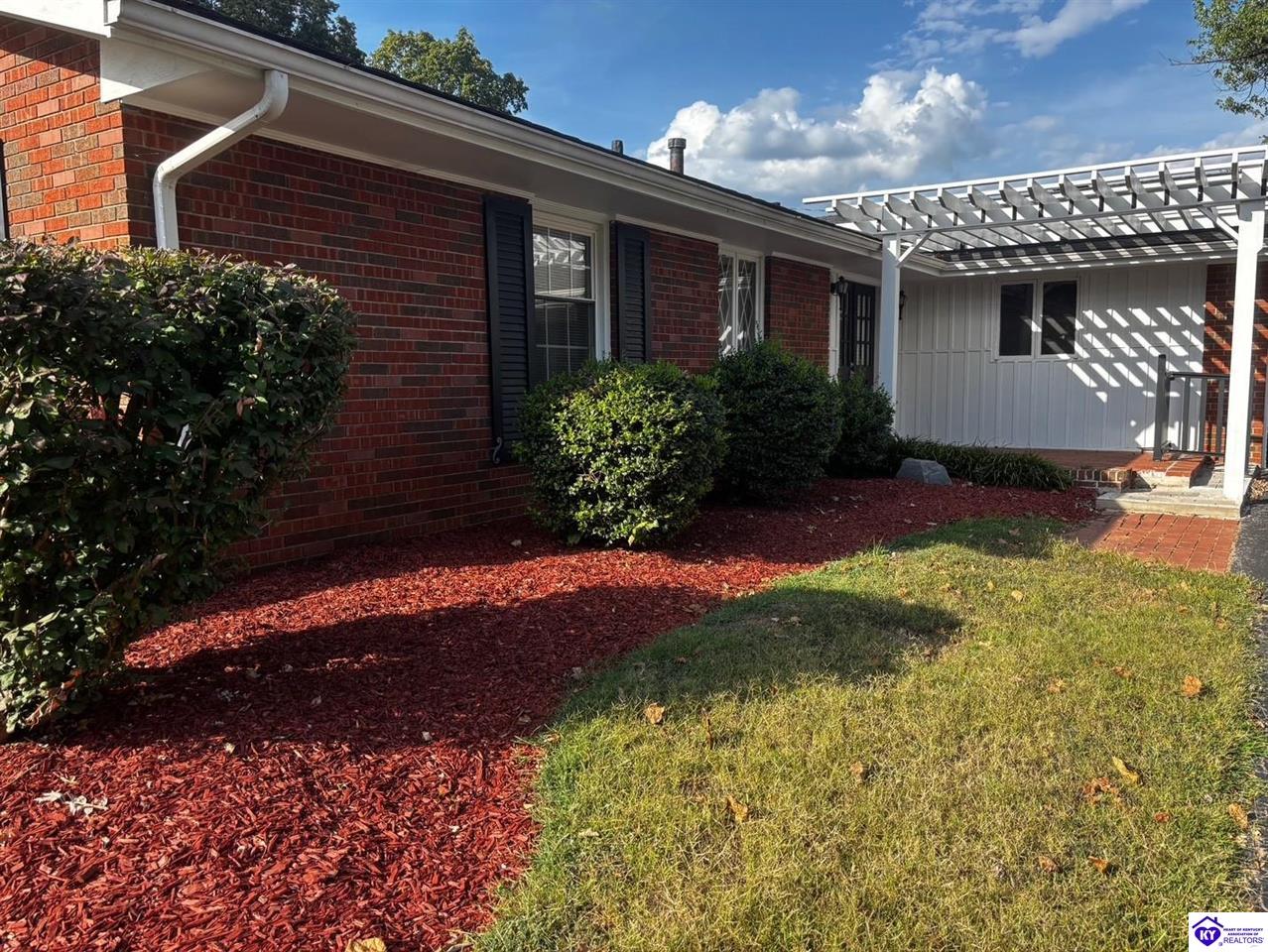 208 Skyline DriveCampbellsville,&nbsp;KY&nbsp;42718