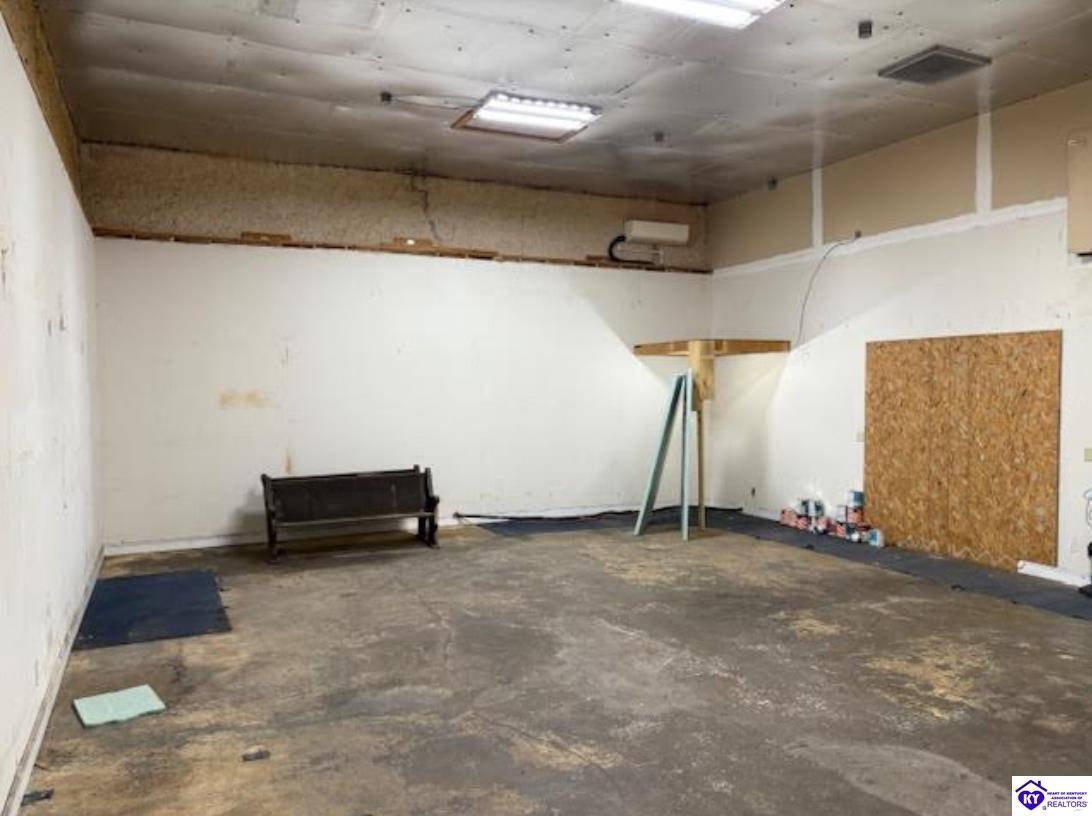 1302 Old Elizabethtown Road Hodgenville, KY 42748 #2