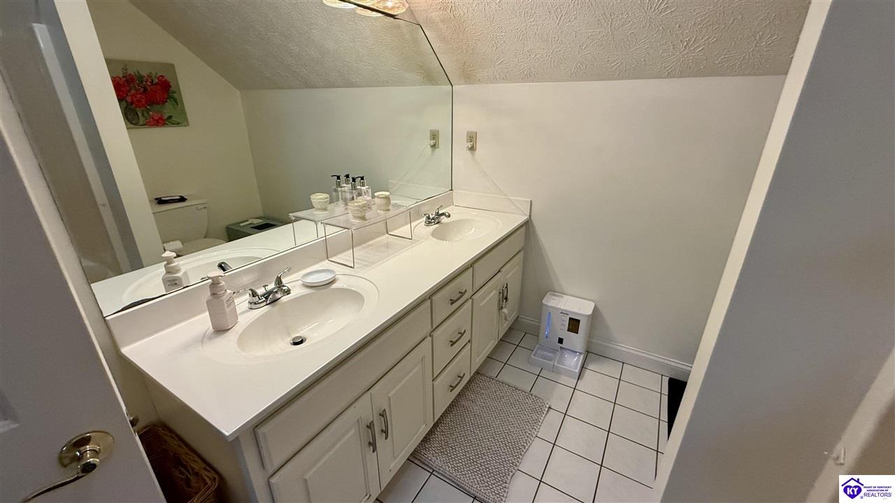 88 Lanai Lane Campbellsville, KY 42718 #2