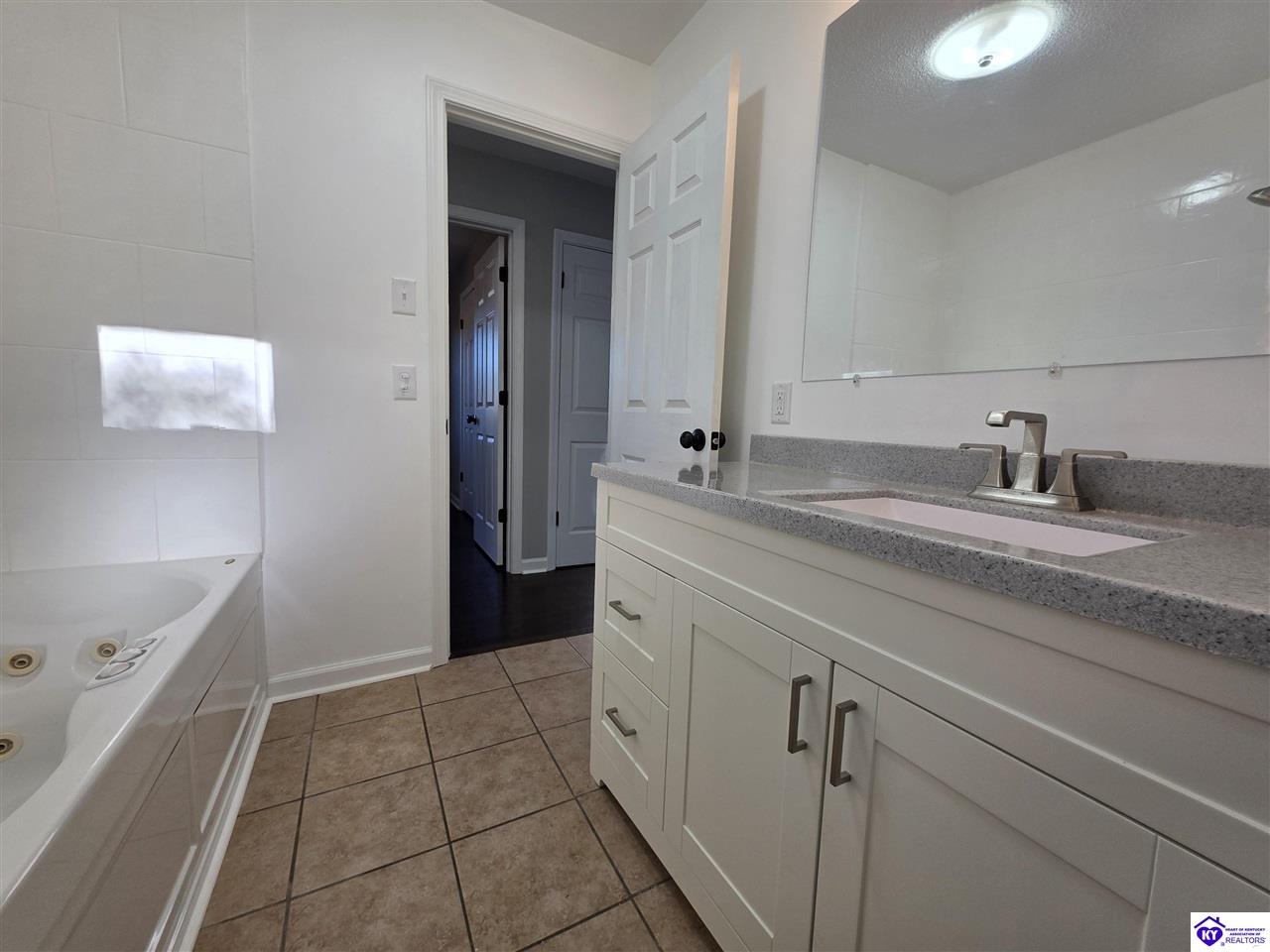 454 Pinewood Drive Radcliff, KY 40160 #3