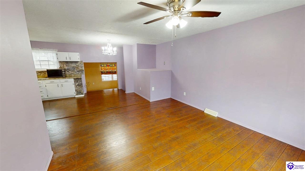 128 Parkside Circle Vine Grove, KY 40175 #2